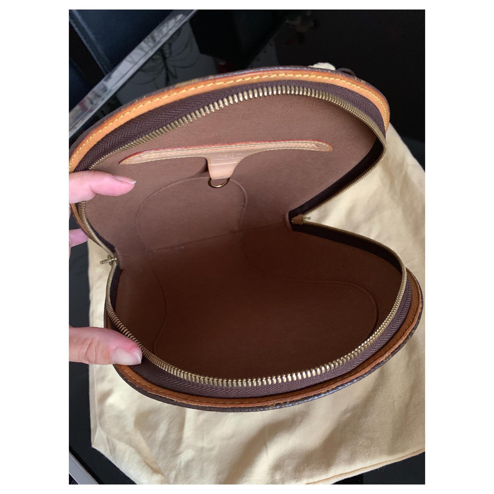Ellipse leather backpack Louis Vuitton Brown in Leather - 35778050