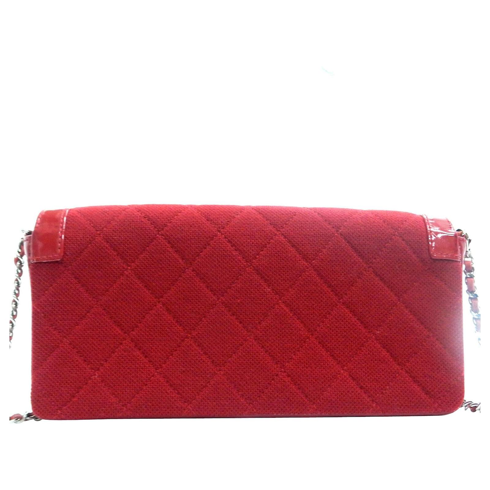 Chanel Vintage Shoulder Bag Red Cloth ref.148224 Joli Closet