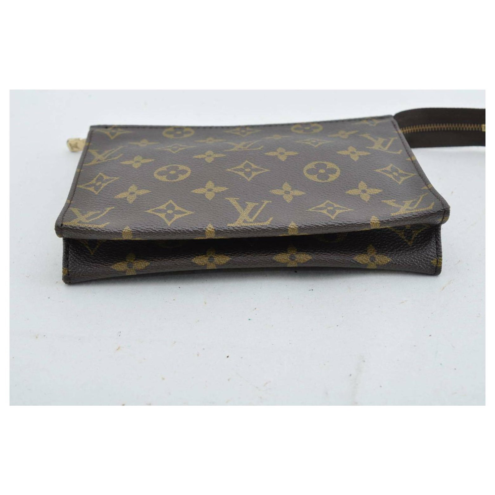 Louis Vuitton Poche Toilette 19 Black Cloth ref.148280 - Joli Closet