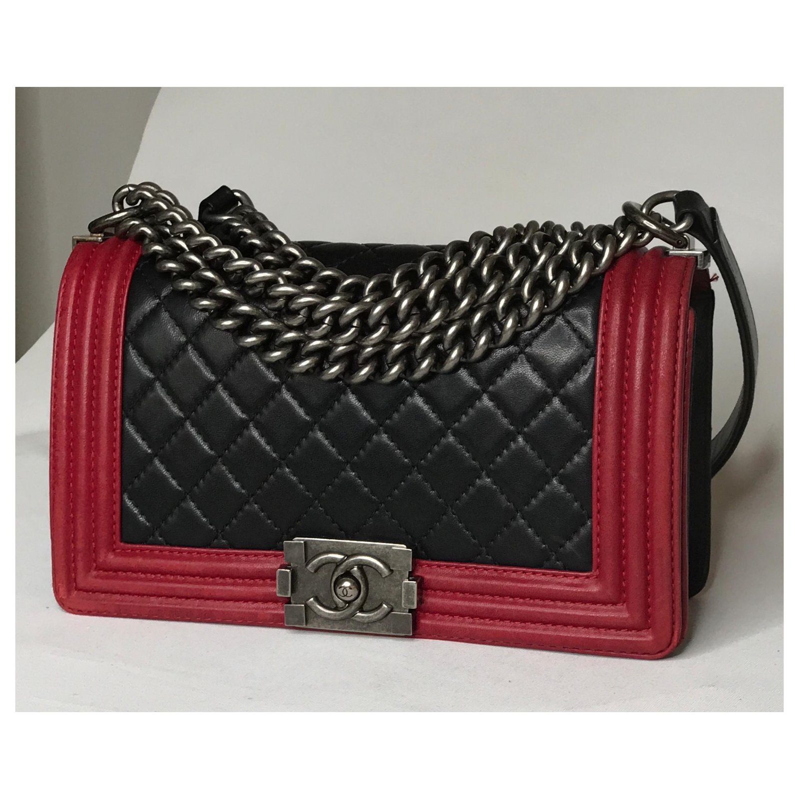 Chanel Le Boy Medium Two Colors Black Red Leather ref.148799