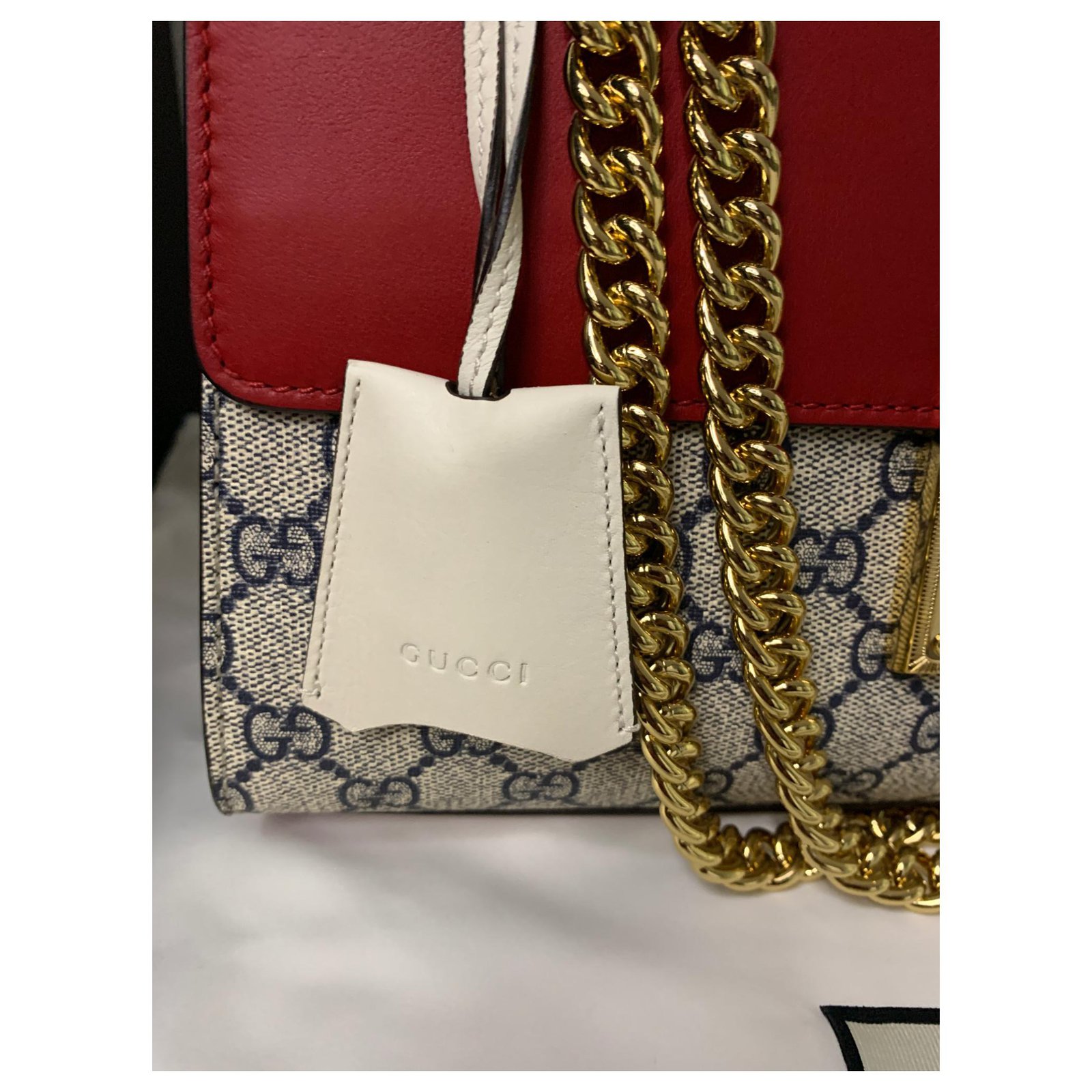 GUCCI Red GG Supreme Coated Canvas Padlock Medium Shoulder Bag White Blue  Leather ref.148802 - Joli Closet