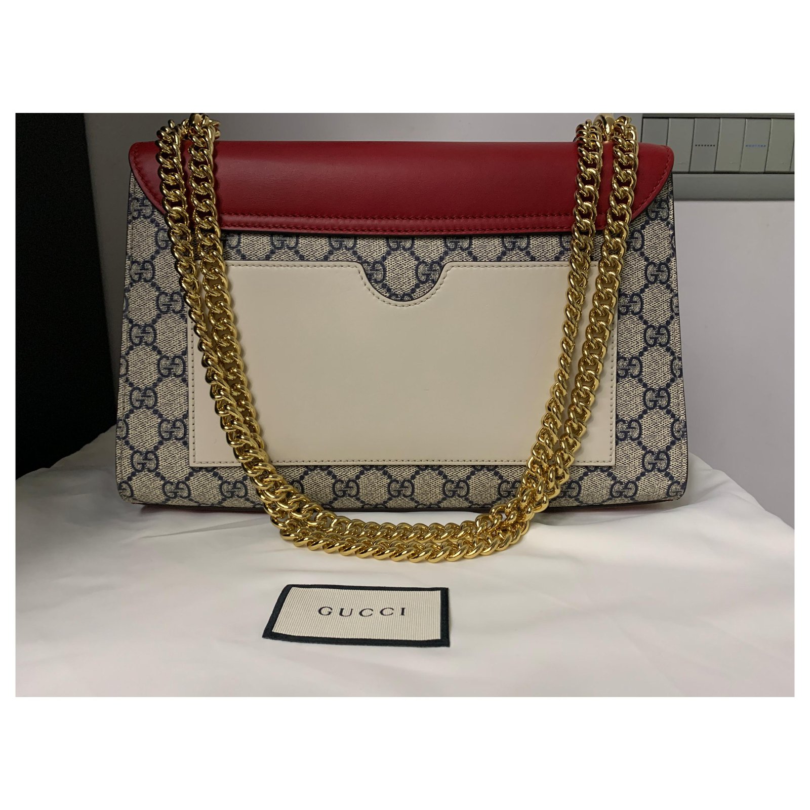 GUCCI Red GG Supreme Coated Canvas Padlock Medium Shoulder Bag White Blue  Leather ref.148802 - Joli Closet