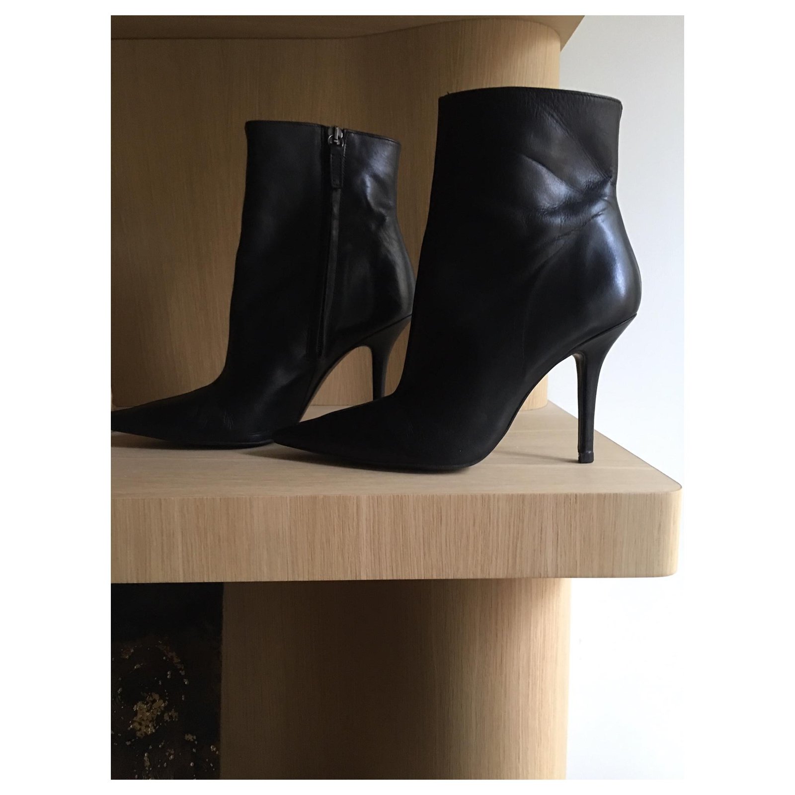 Beautiful ZARA stiletto boots in black leather ref.148910 - Joli Closet