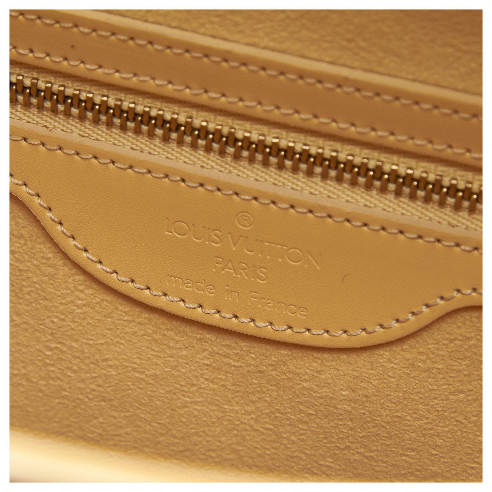 Louis Vuitton White Epi Sac Verseau Cream Leather ref.149235 - Joli Closet