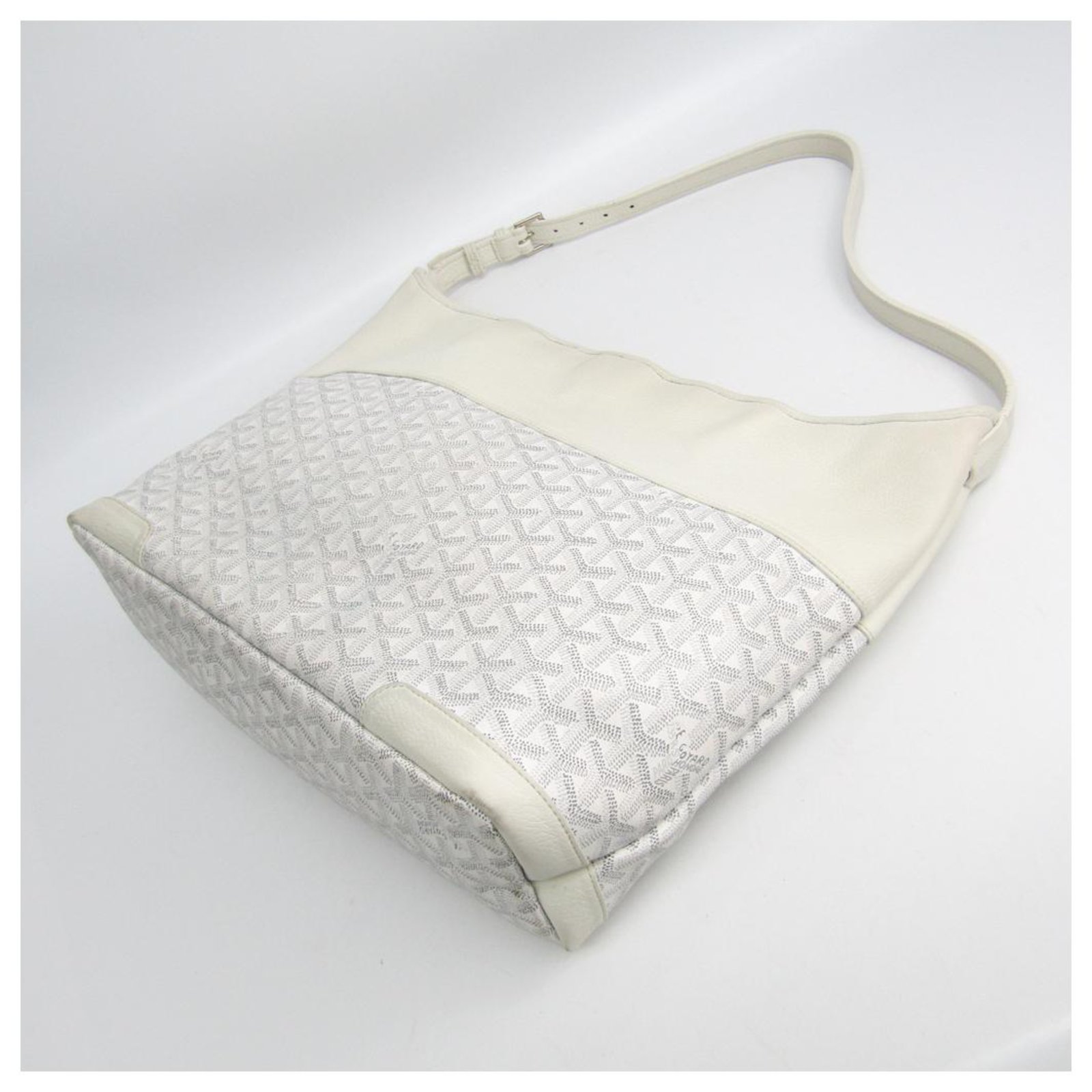 Goyard White Goyardine Grenadine Shoulder Bag Leather Cloth Cloth  ref.149274 - Joli Closet