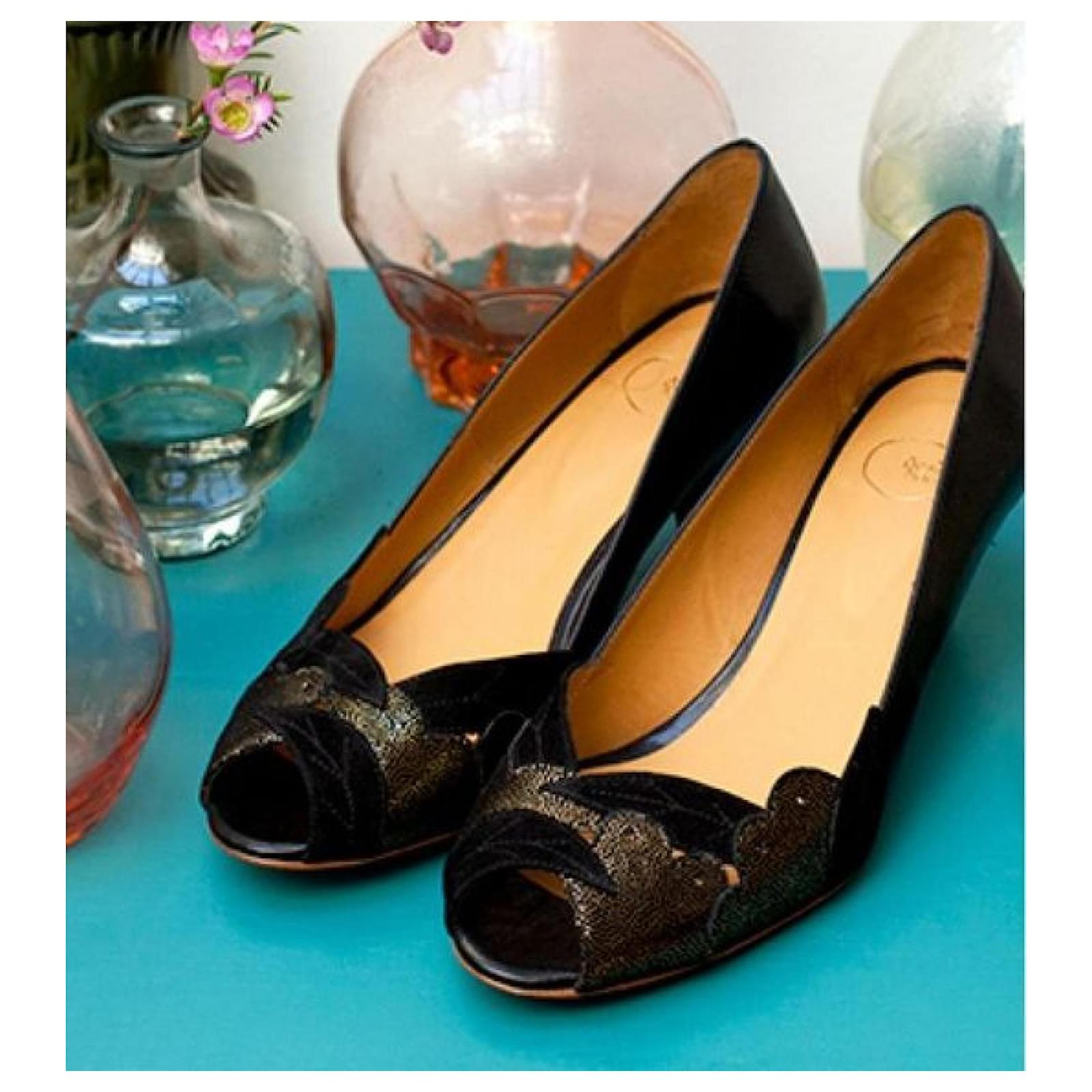 escarpin petit talon doré