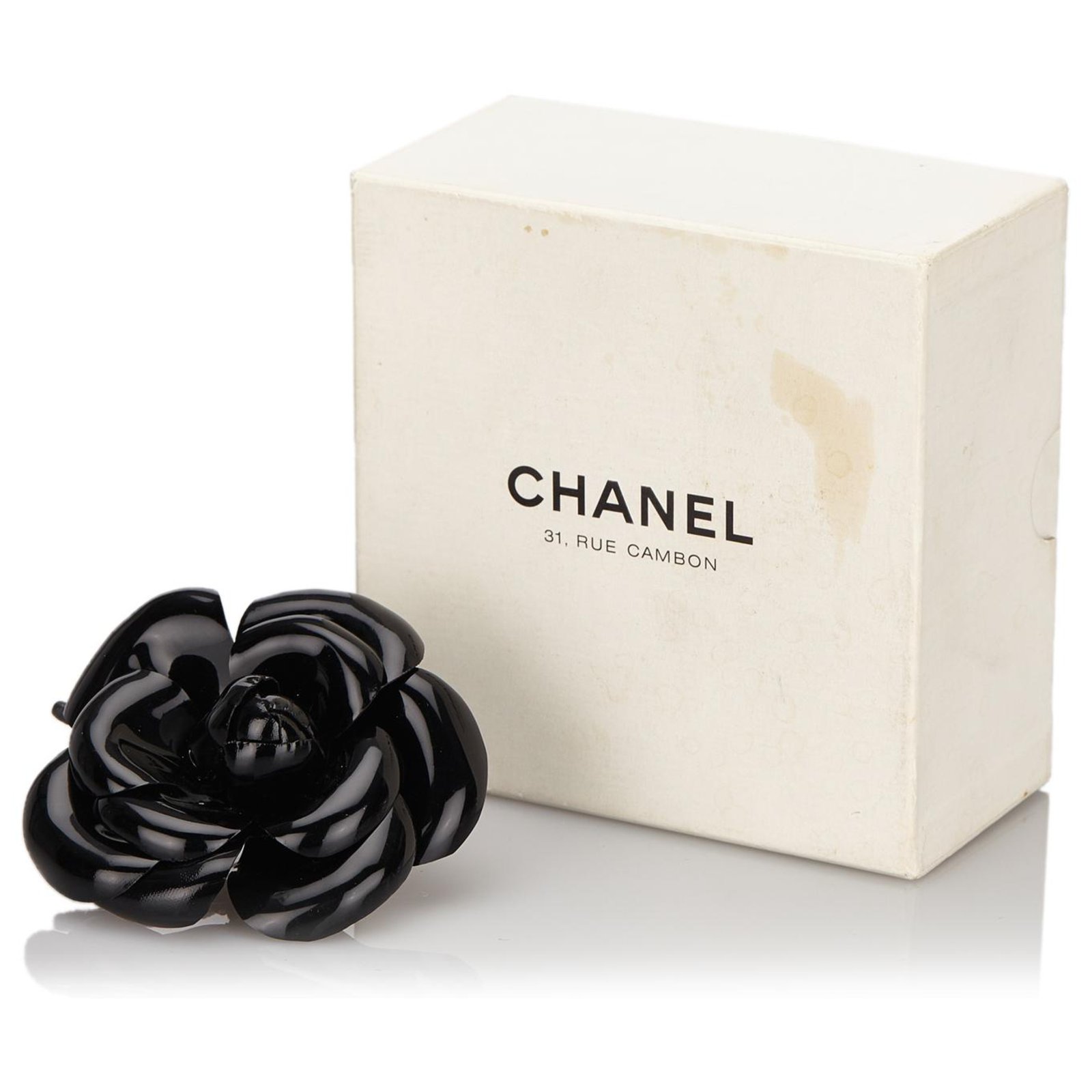 Chanel Black Camellia Brooch Plastic ref.150319 - Joli Closet