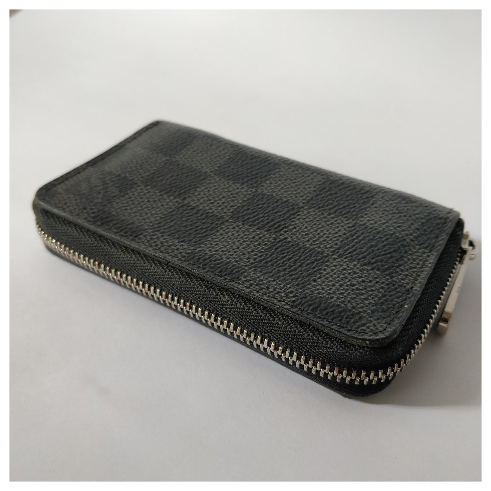 Louis Vuitton Zippy Wallet Black Leather ref.348501 - Joli Closet