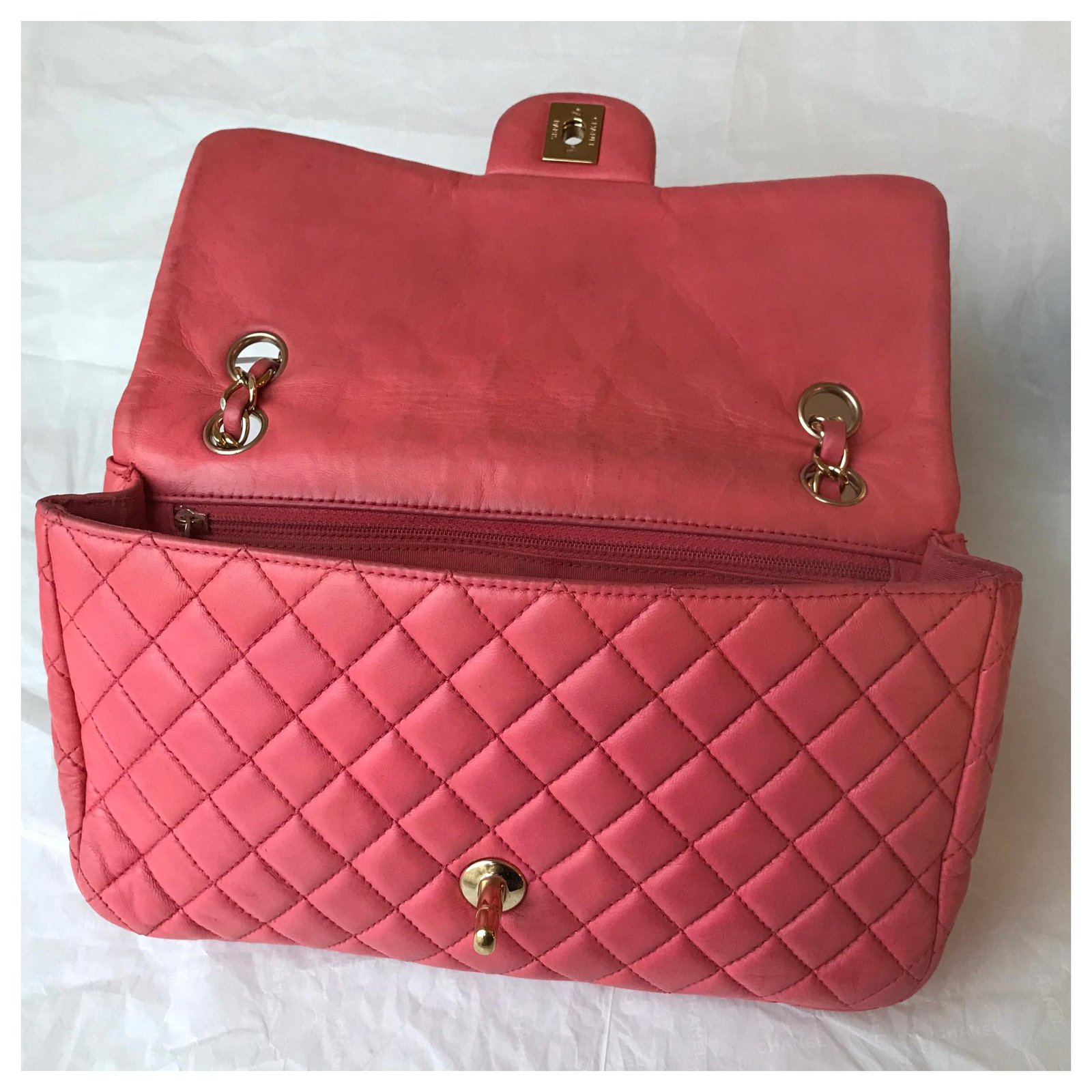 Timeless Chanel Limited Medium Flap Bag Pink Fuschia Leather ref.170195 -  Joli Closet