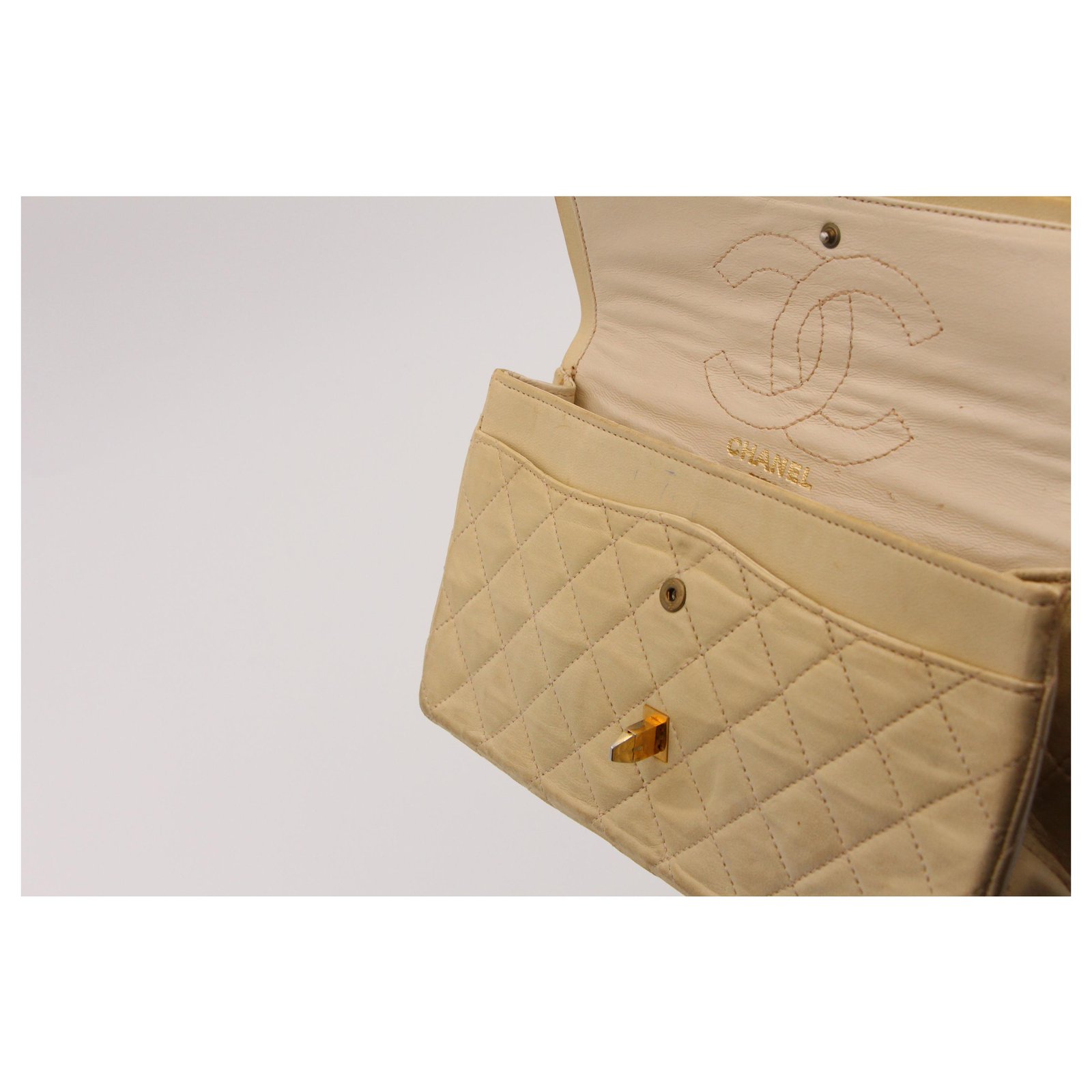Vintage CHANEL bag, Timeless model, CIRCA 1970, Beige Leather ref