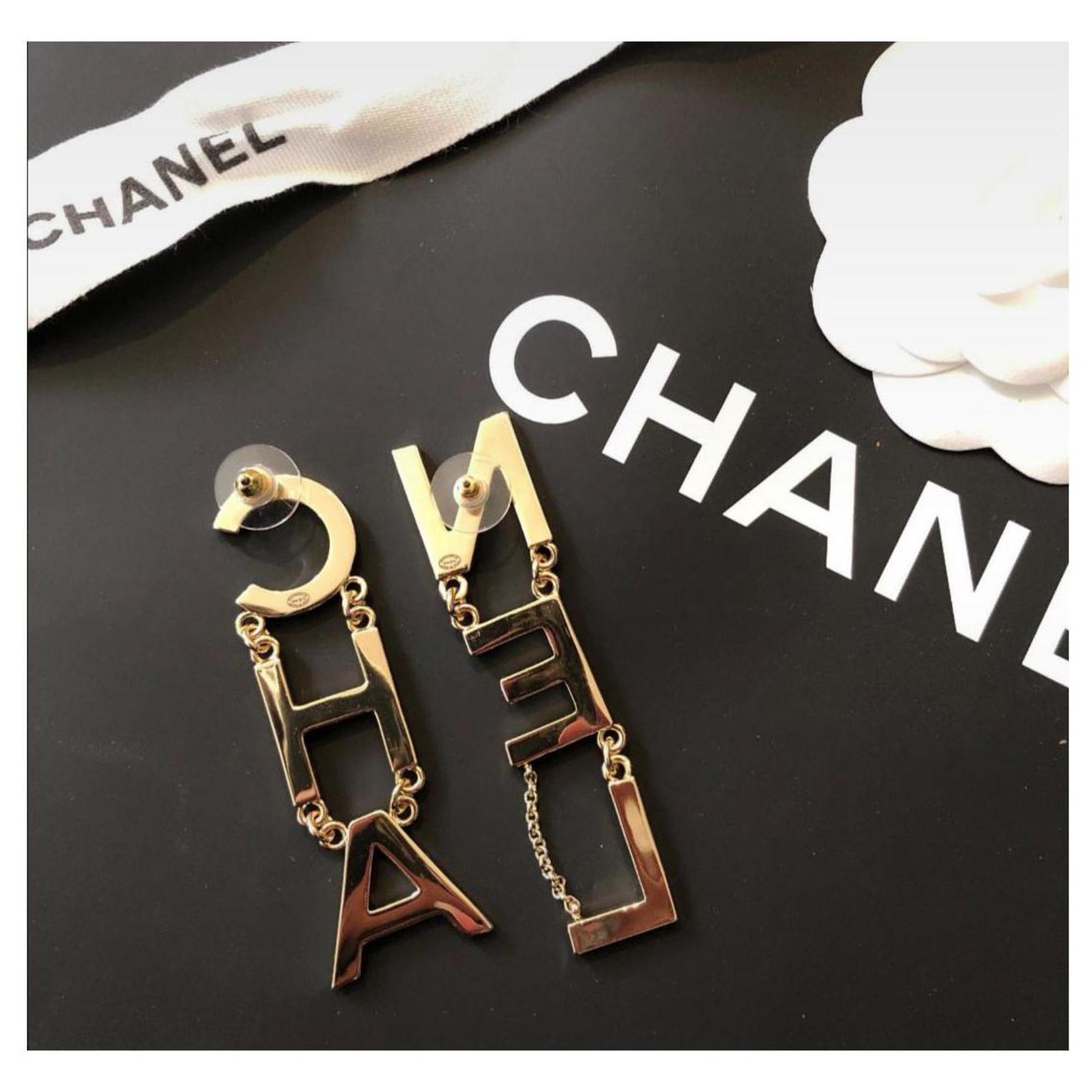 Sublime Chanel earrings 2019