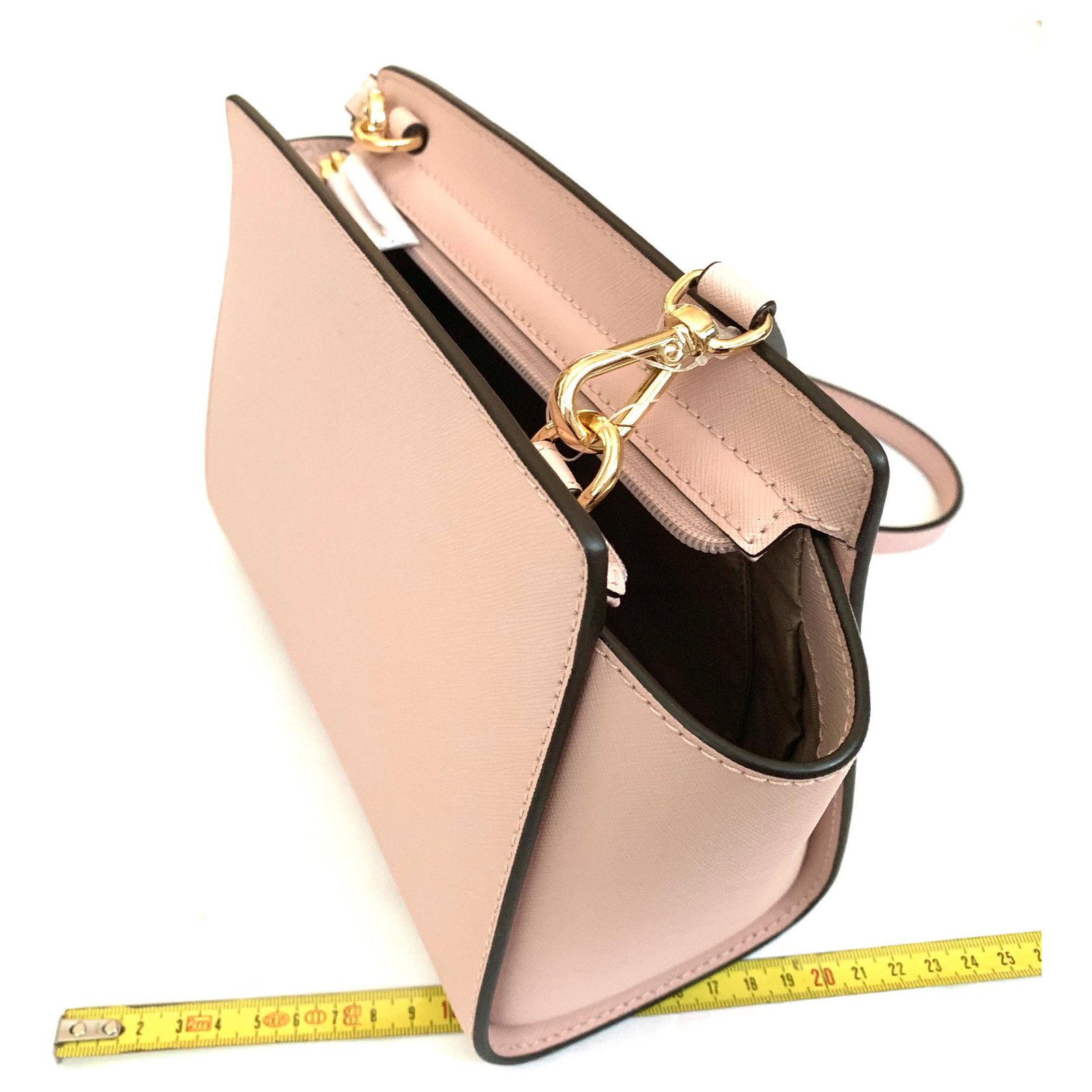 Michael Kors Messenger Selma Medium Cross body. Pink Leather ref.156042 -  Joli Closet