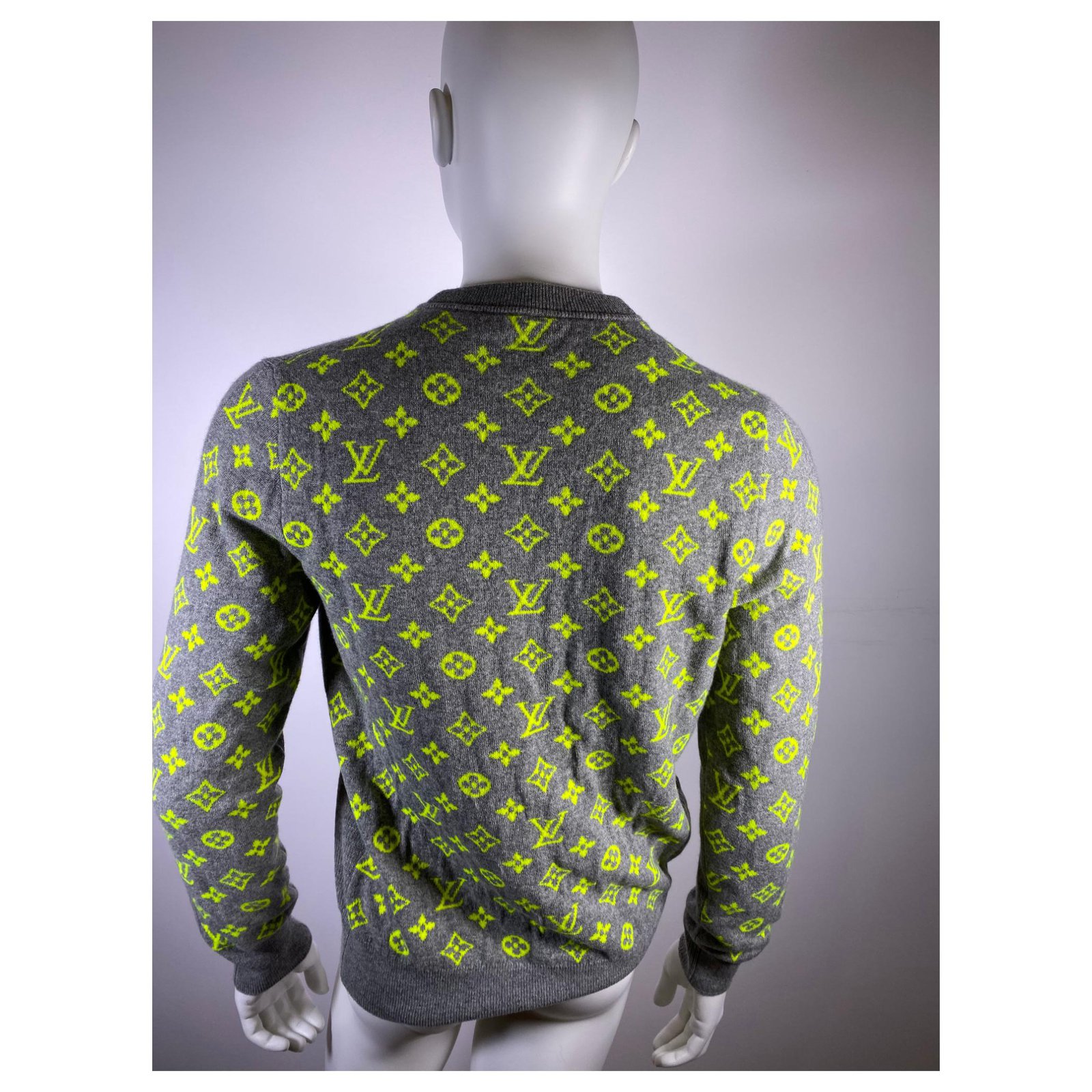 Louis Vuitton Men's Gray Sweater Neon Orange Monogram Size M 100%  Cashmere