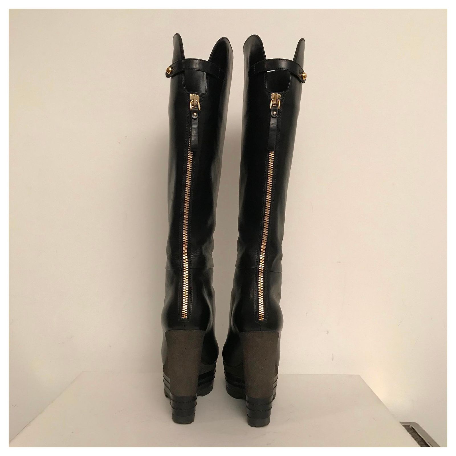 Bottes SERGIO ROSSI Taille 40 - Cuir Noir - Neuf Avec Léger Défaut - Style Enfiler