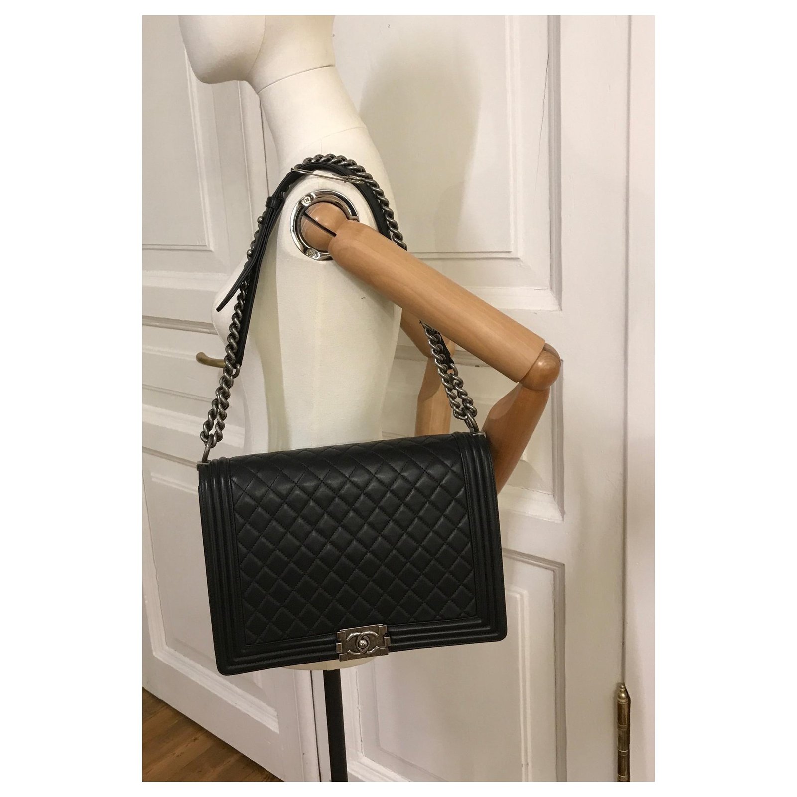 Chanel Large Boy Flap Bag w/ Box Black Leather ref.159039 - Joli Closet