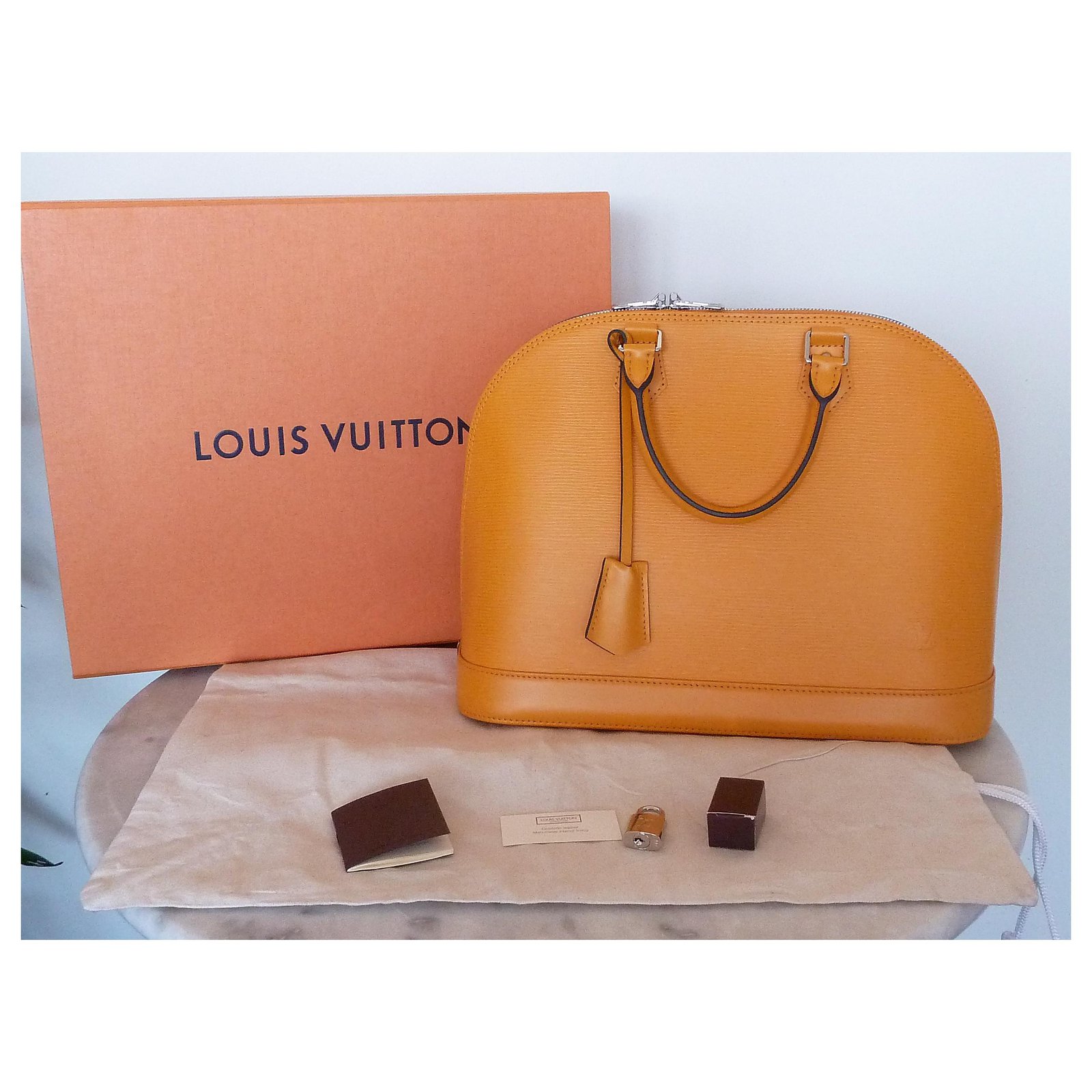 Louis Vuitton bag Alma MM Leather Epi Yellow Mustard ref.159339