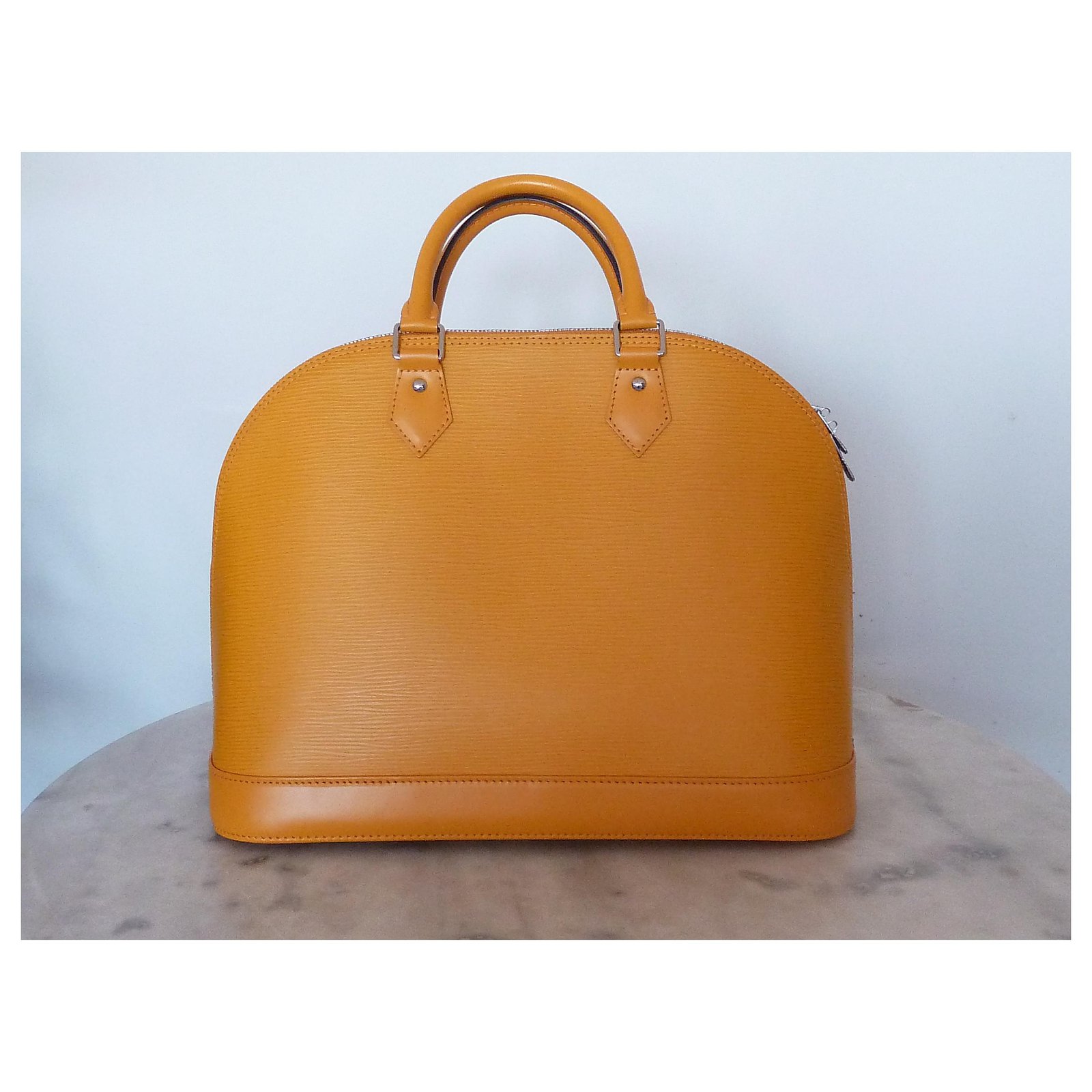 Louis Vuitton bag Alma MM Leather Epi Yellow Mustard ref.159339