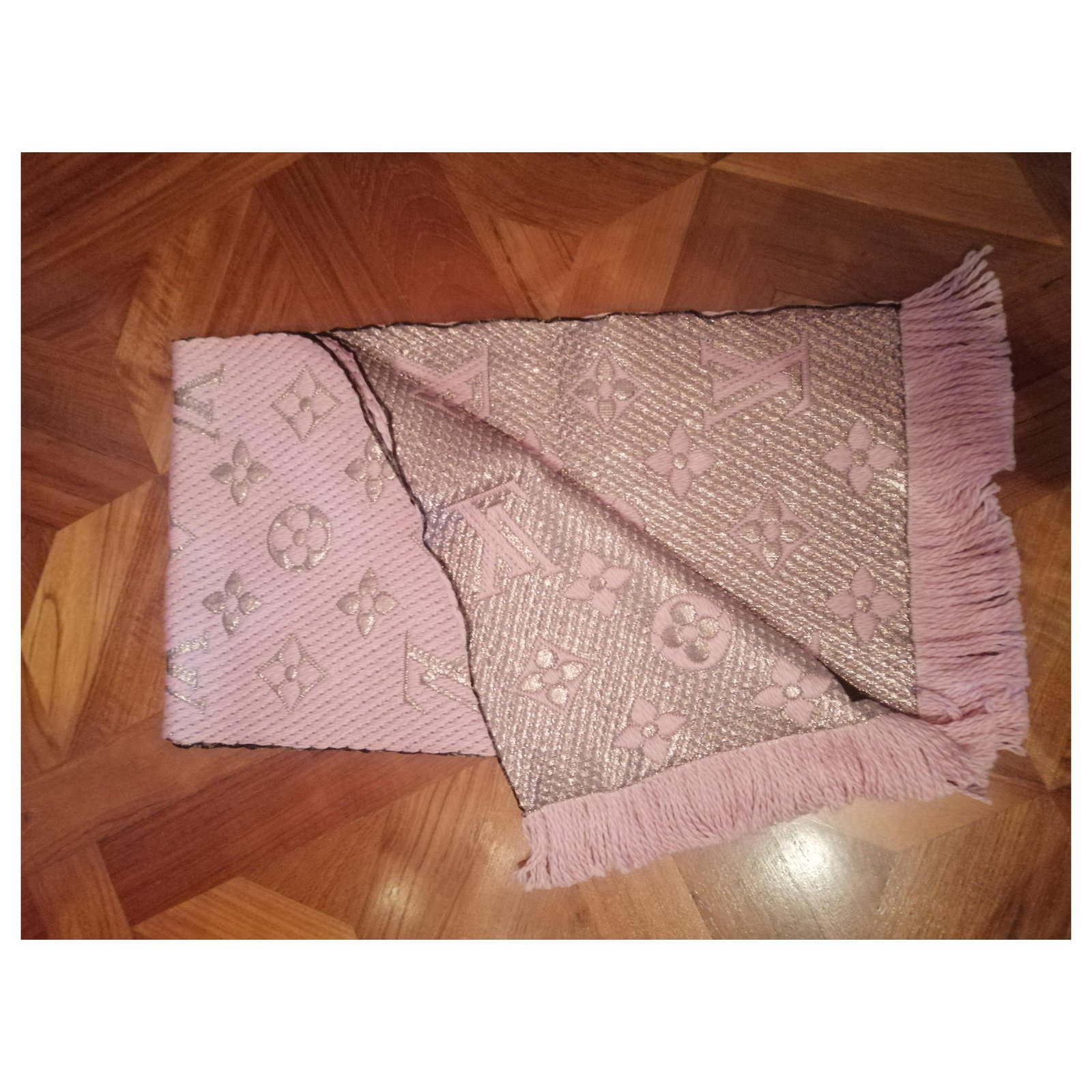 Louis Vuitton Logomania Shine Scarf Pink Silk Wool ref.158069 - Joli Closet