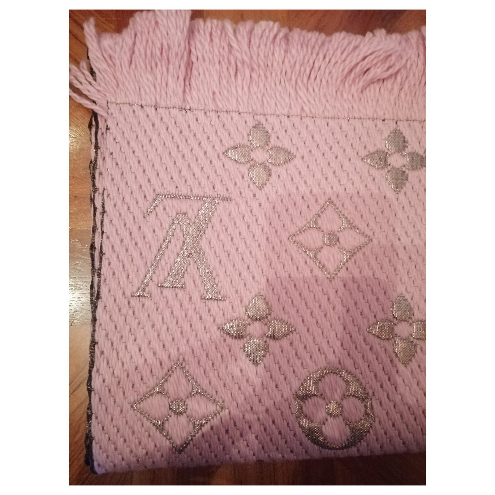 Louis Vuitton Logomania Shine Scarf Pink Silk Wool ref.158069 - Joli Closet