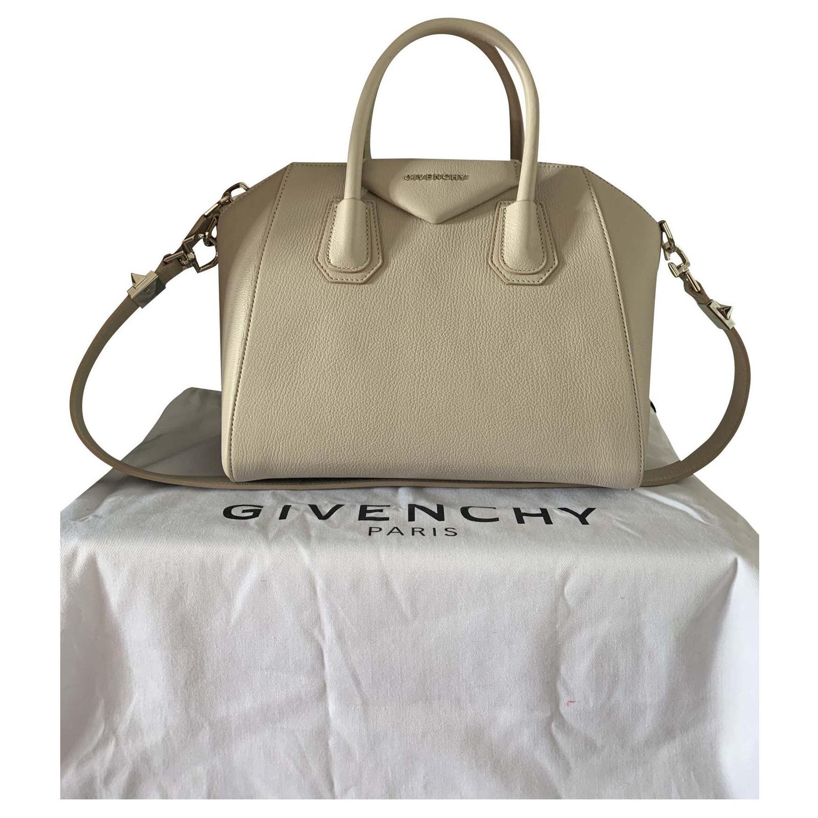 Antigona leather handbag Givenchy Beige in Leather - 33643156