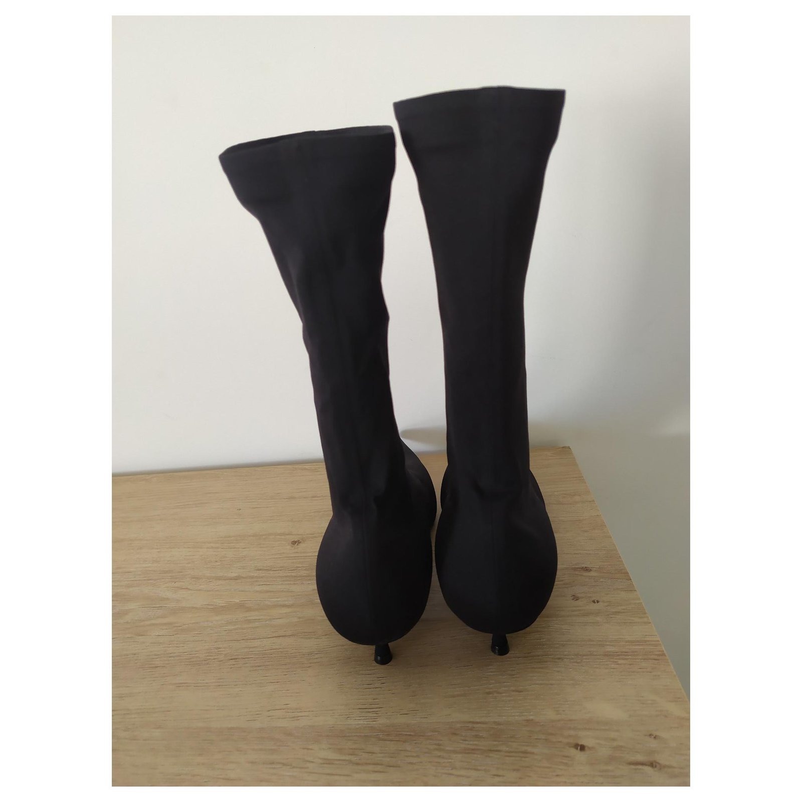Knife cloth boots