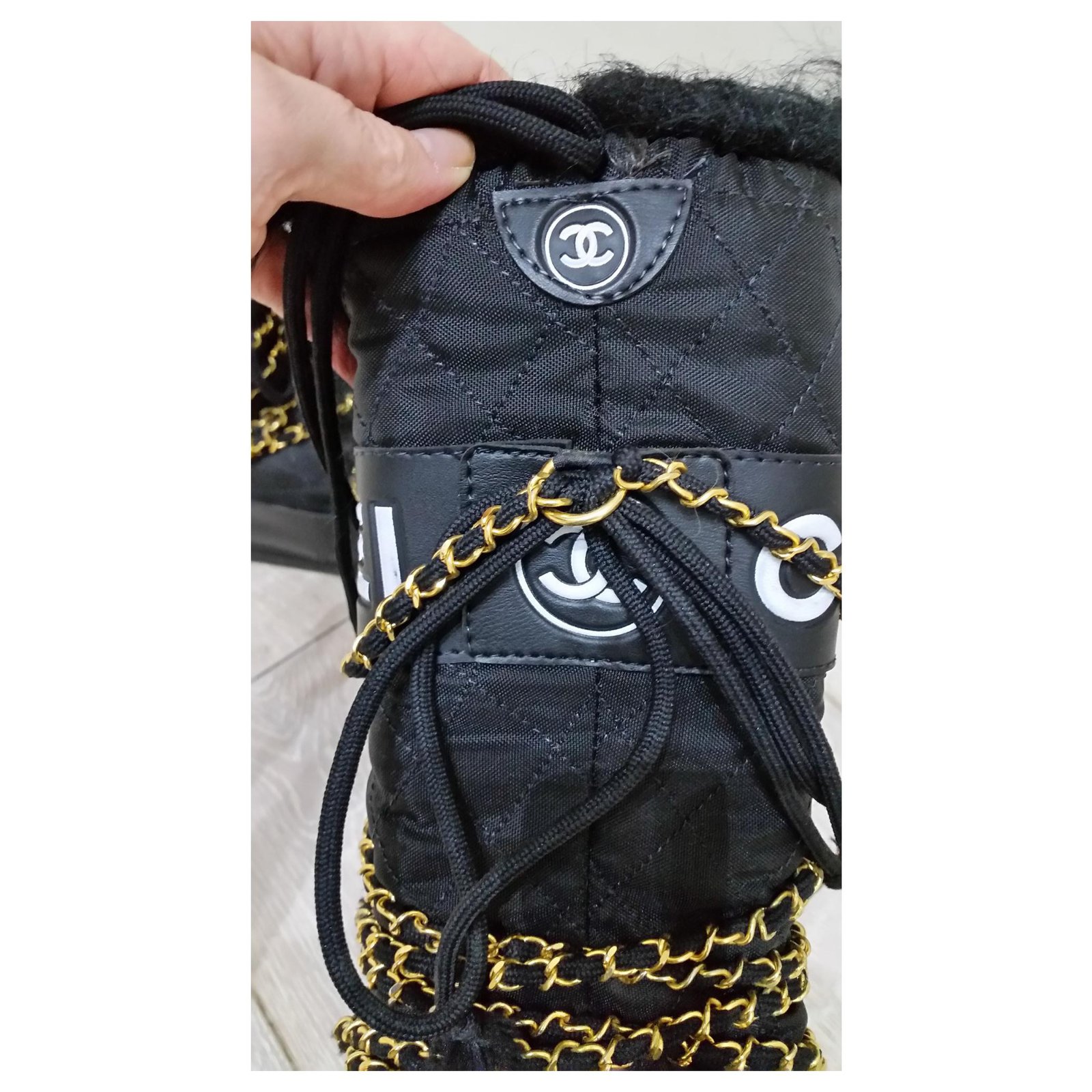 Chanel Moonboots Black ref.160381 - Joli Closet