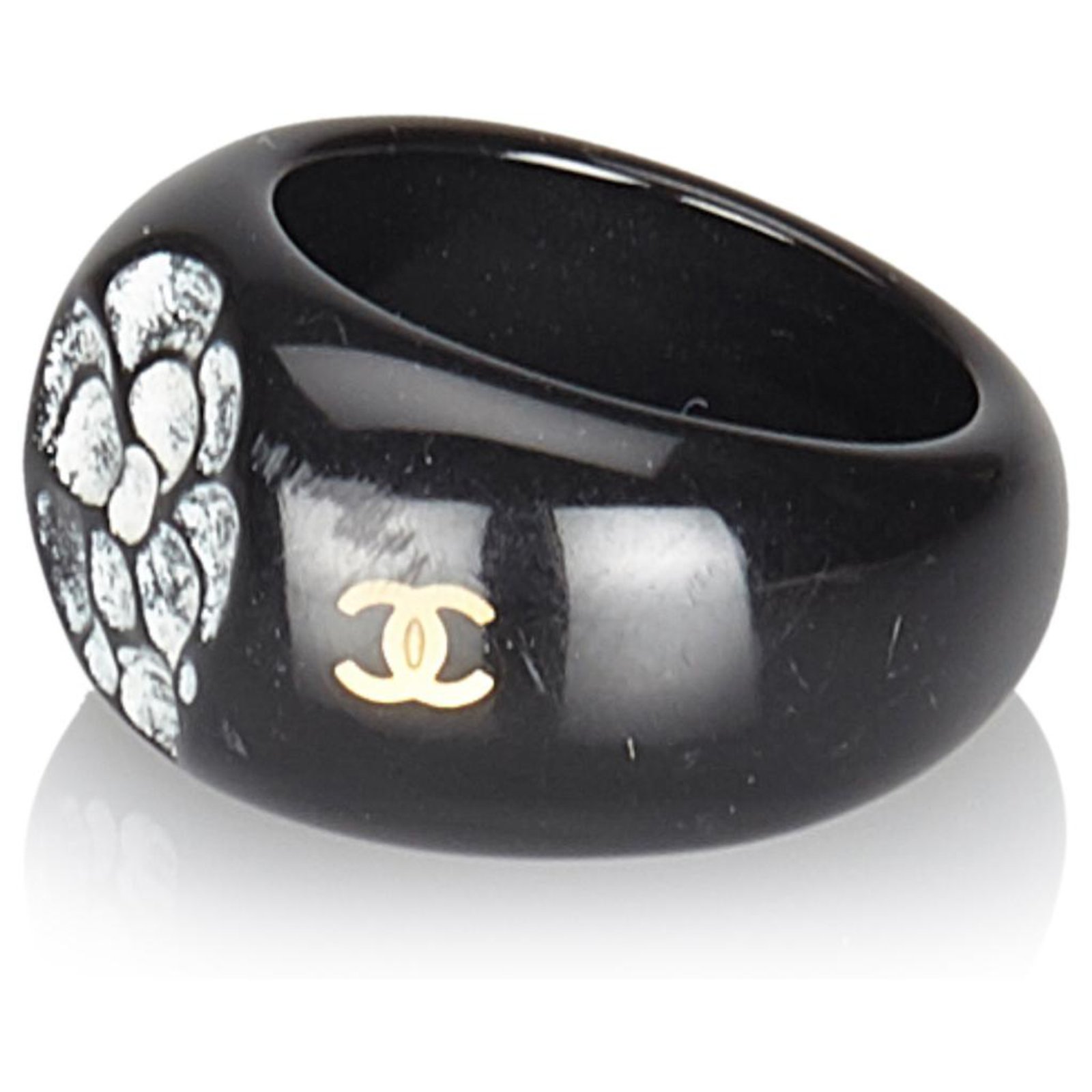 Chanel Black CC Camellia Ring White Plastic ref.160446 - Joli Closet