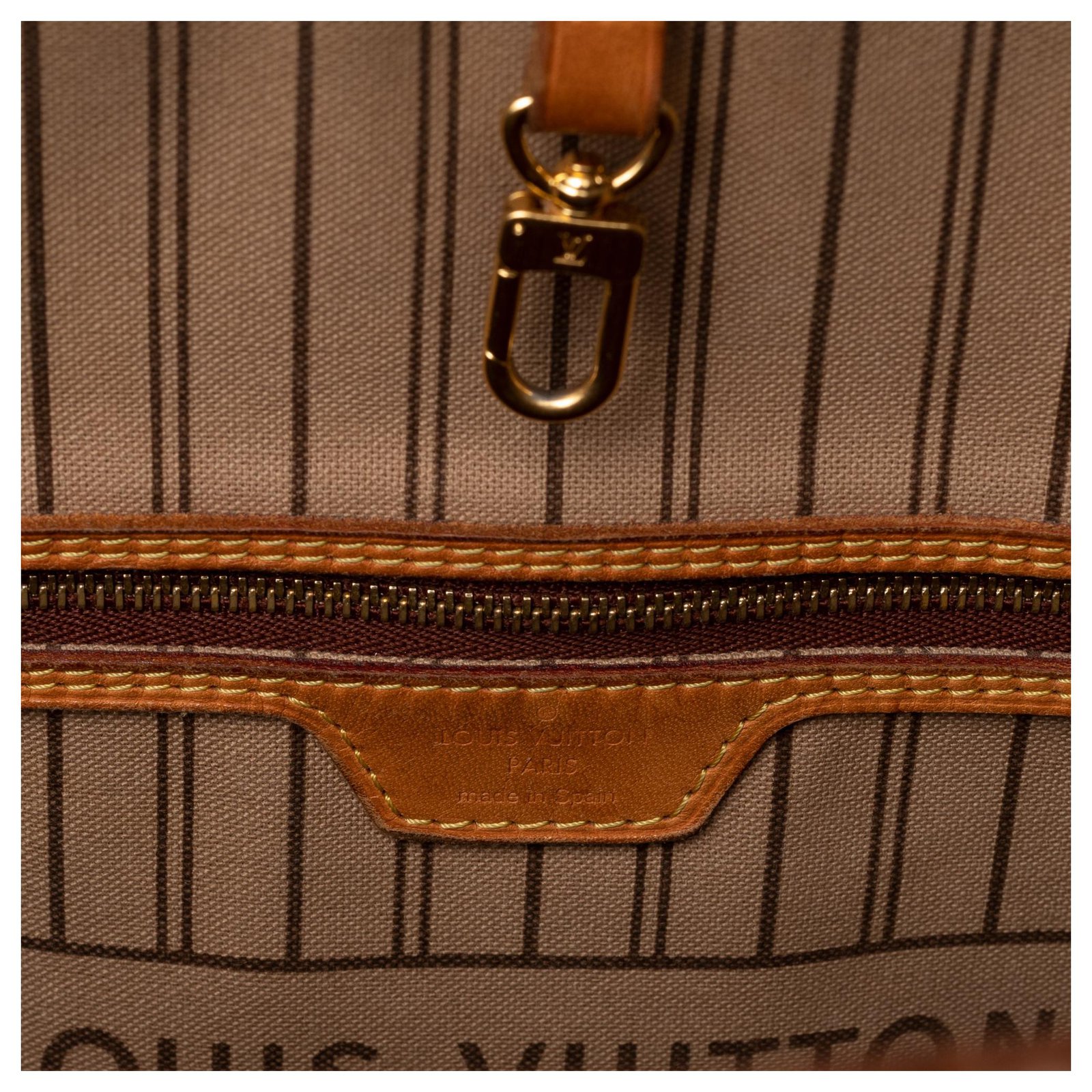 Louis Vuitton Brown Monogram Fold Me Pouch Leather Cloth ref.953585 - Joli  Closet