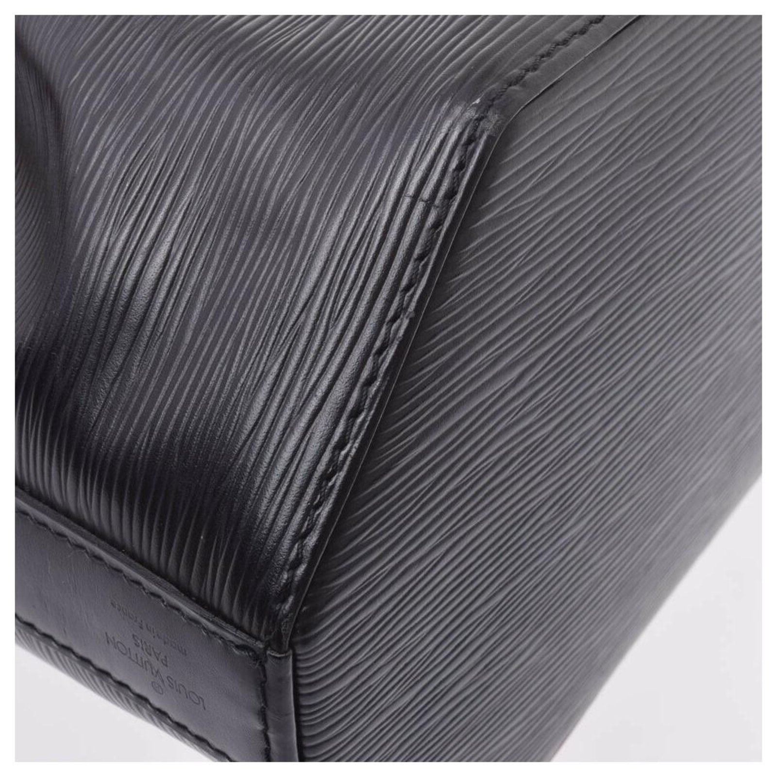 Louis Vuitton Epi Sac de Paul Black Leather ref.162260 - Joli Closet