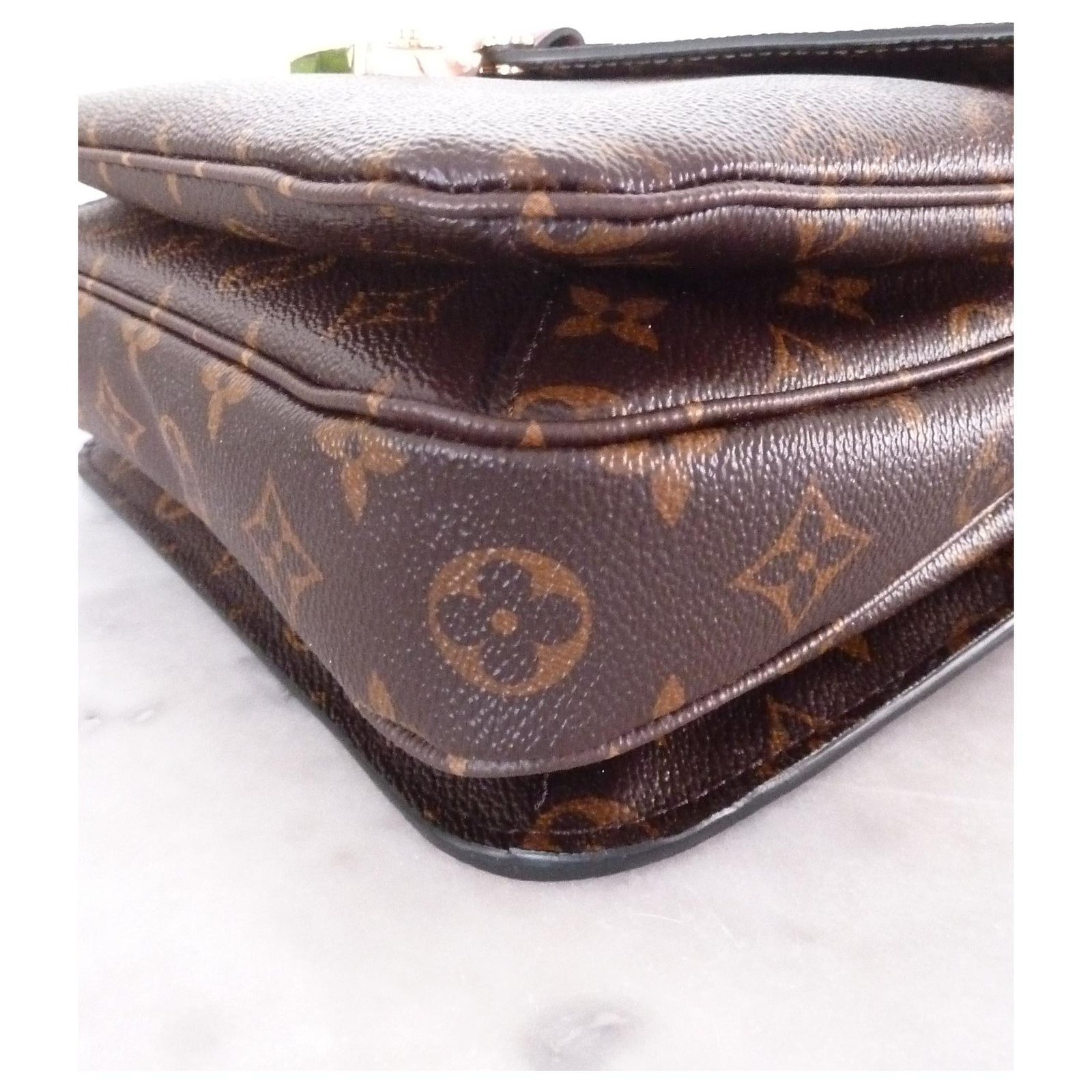 Metis Louis Vuitton Clutch bags Brown Cloth ref.253309 - Joli Closet