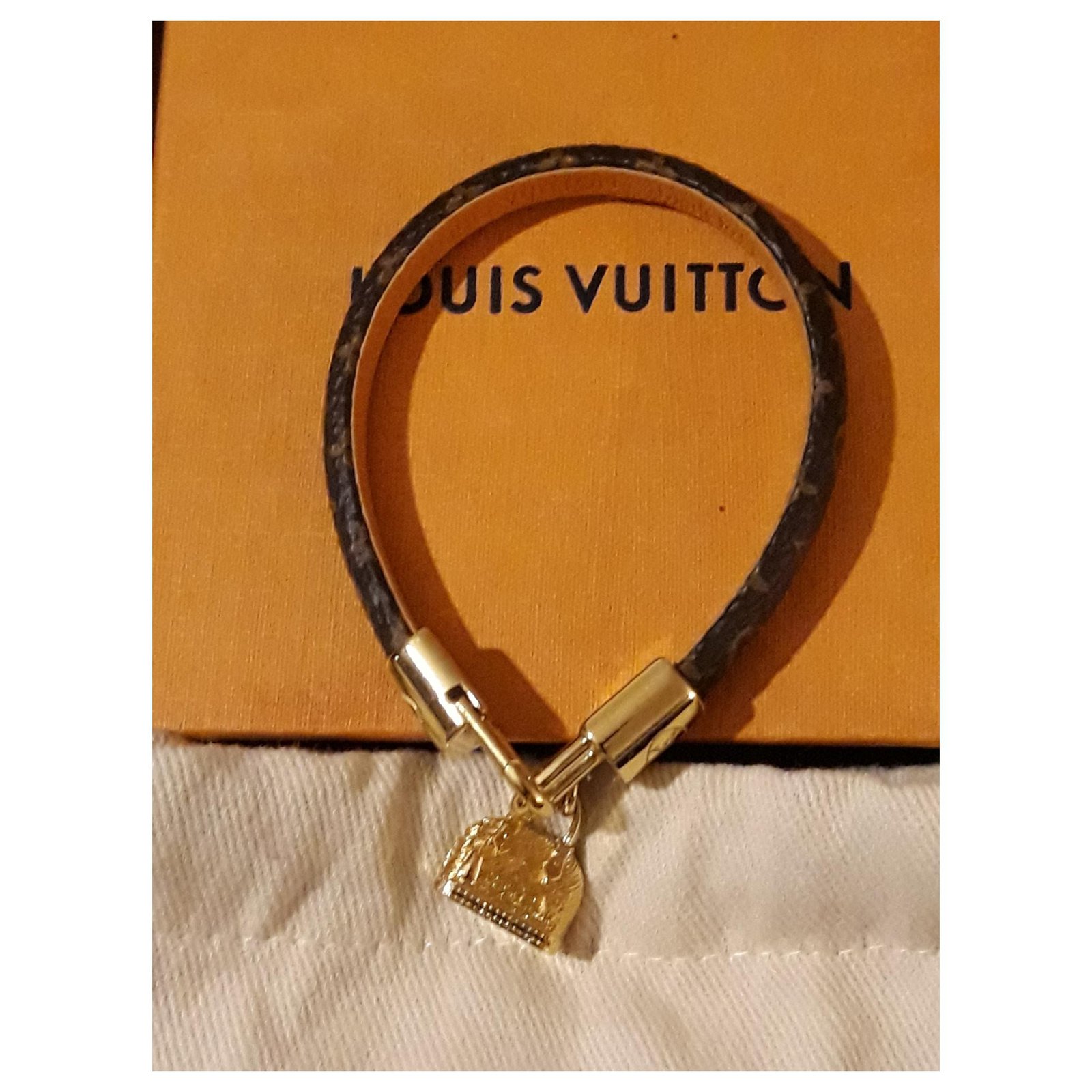Louis Vuitton VIVIENNE bracelet Dark brown Cloth ref.285420 - Joli Closet