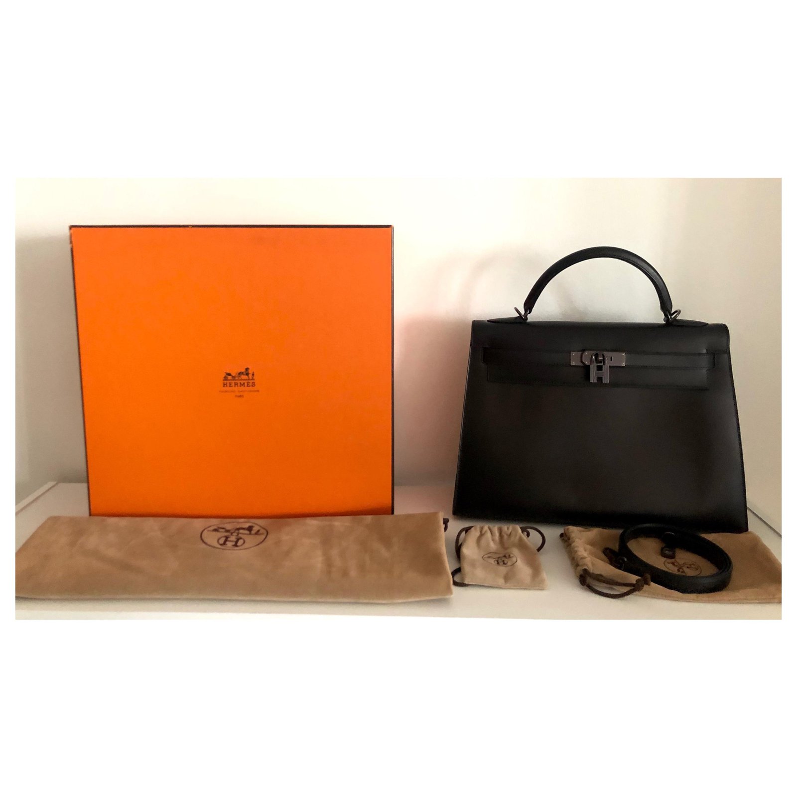 Hermès Hermes Kelly black bag 32 Leather ref.464374 - Joli Closet