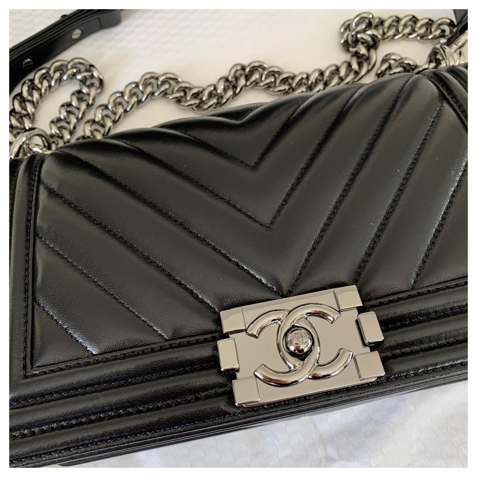 Chanel Boy Black Bag Leather ref.164196 - Joli Closet