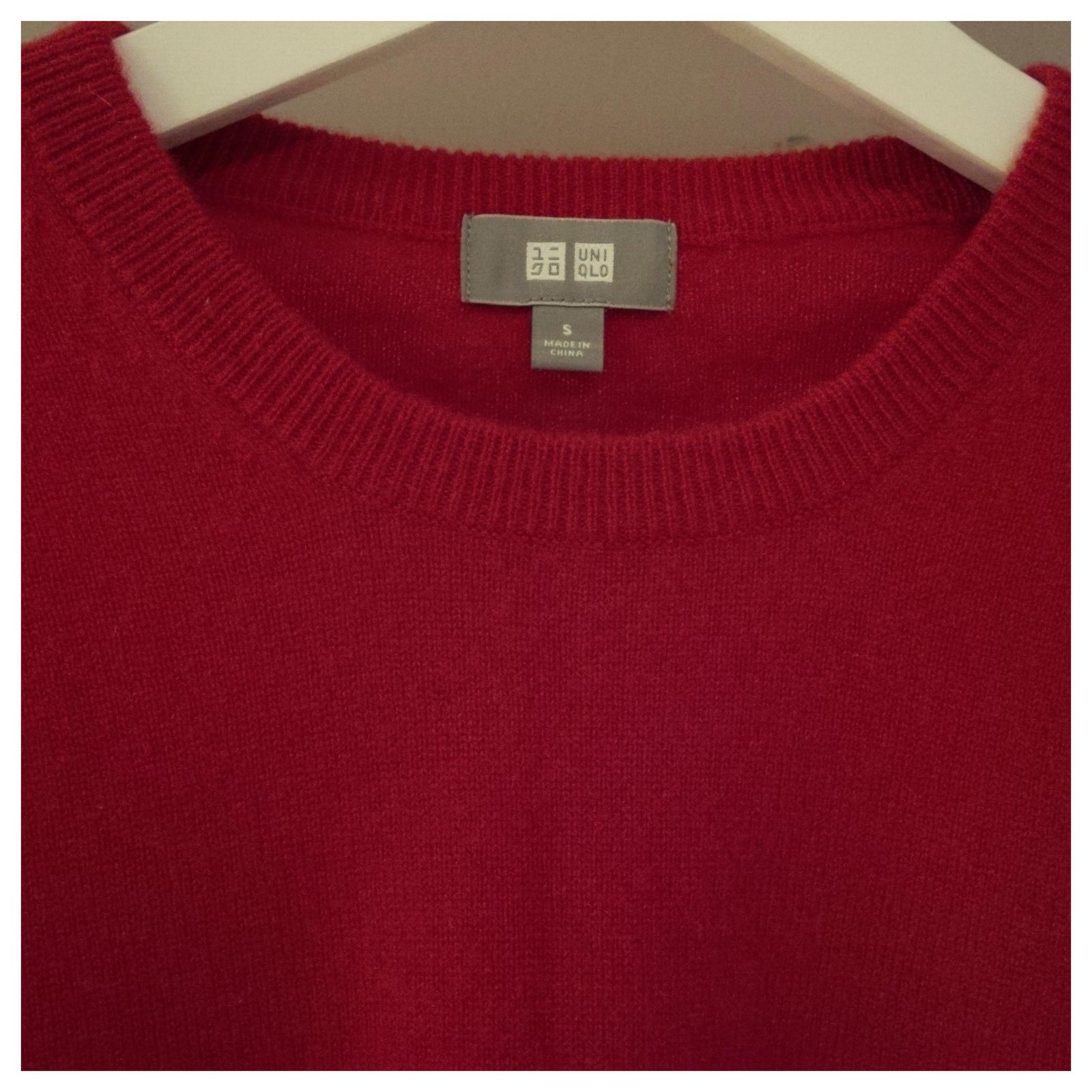 Uniqlo Knitwear Red Dark red Cashmere ref.165120 - Joli Closet