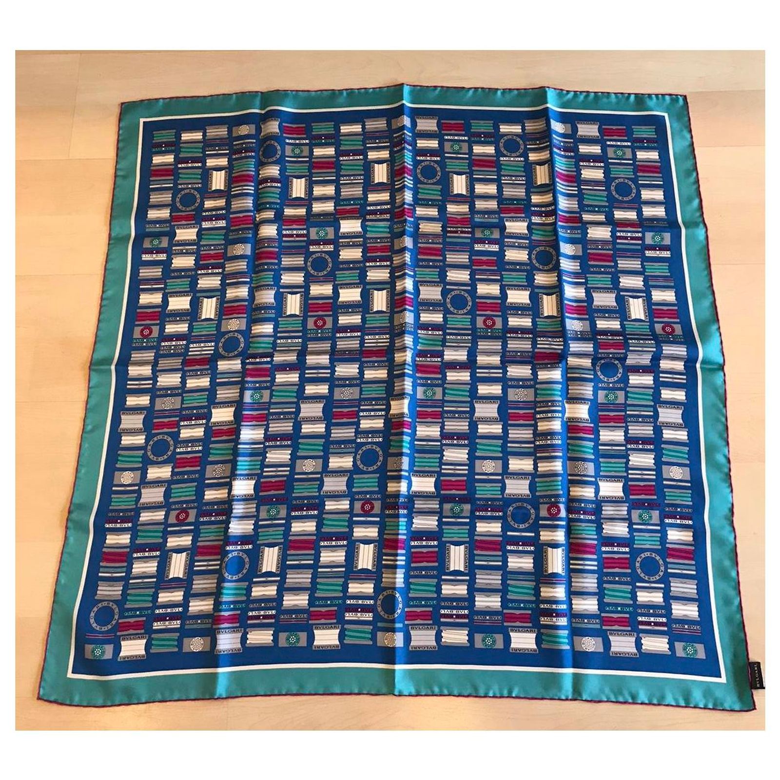 Foulard Carré BULGARI 100% Soie Vintage - Bleu Pâle, 87x88 Cm