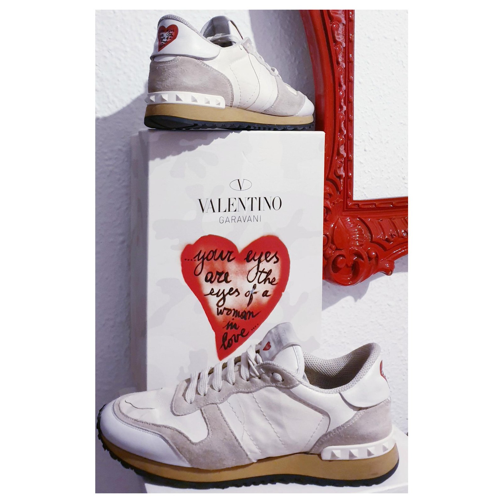 relais Per Opknappen Valentino Garavani Valentino Rockrunner "love" sneakers White Beige Grey  Leather Deerskin ref.165491 - Joli Closet