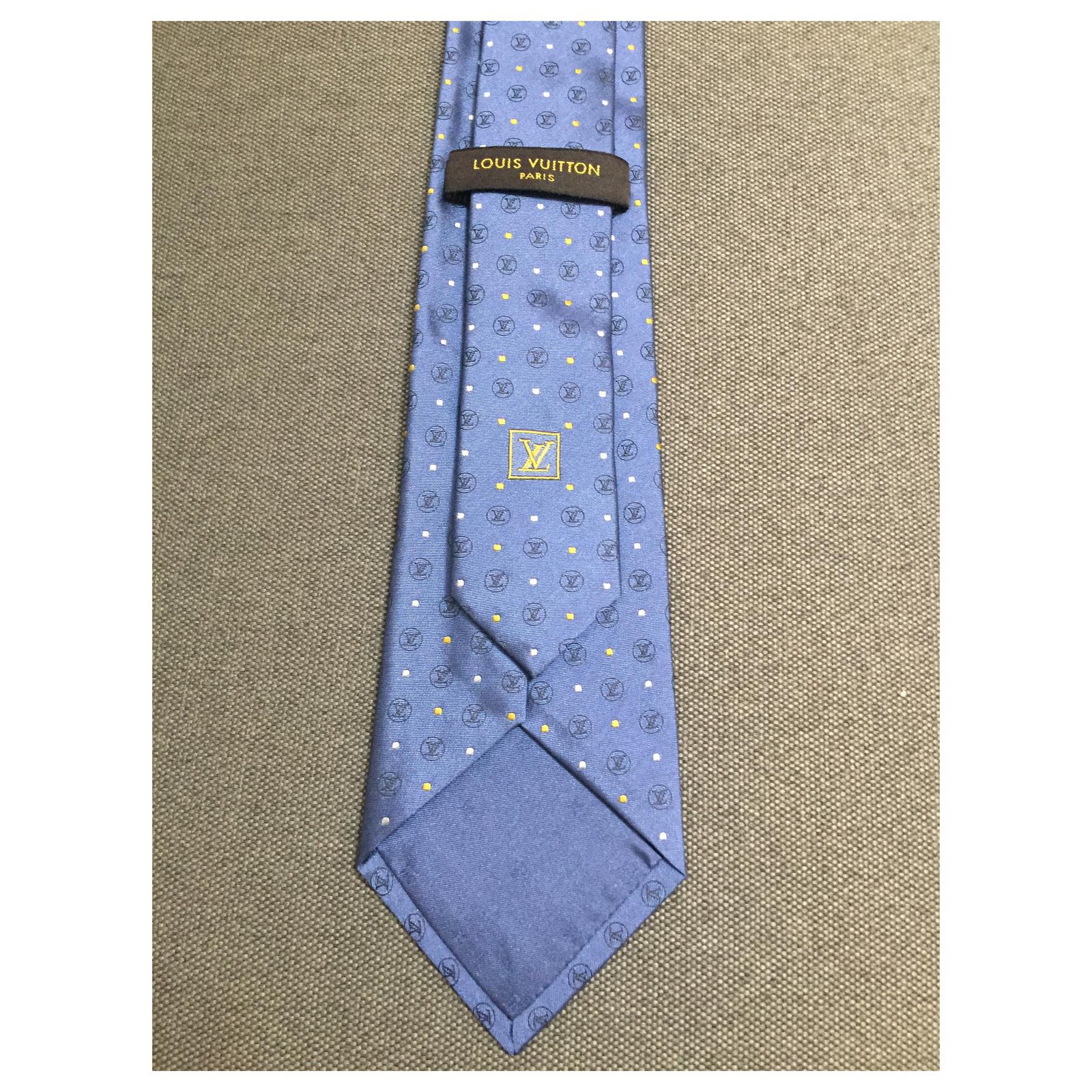 Louis Vuitton Men's Royal Blue 100% Silk Monogram Tie – Luxuria & Co.