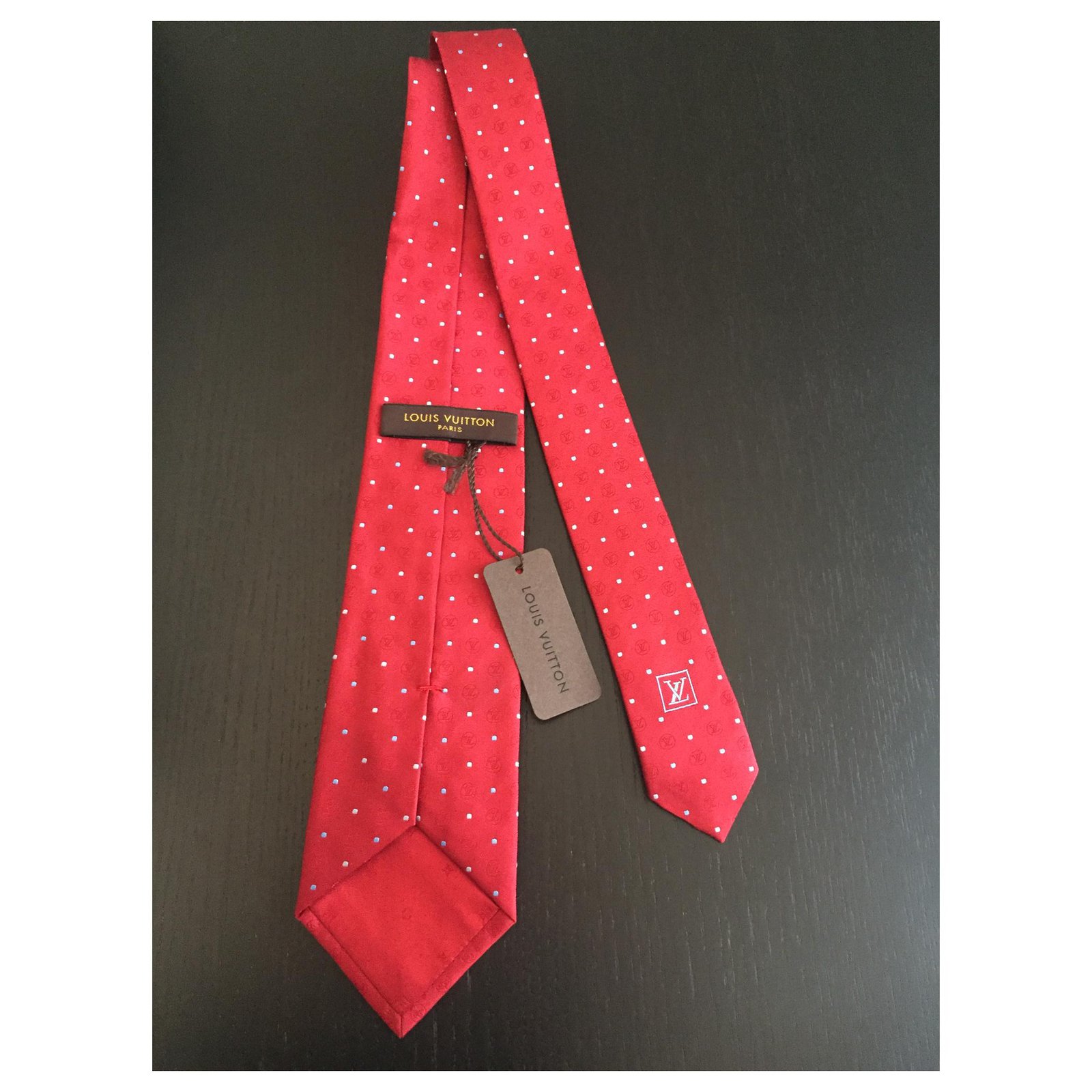 Louis Vuitton Tie Red Silk ref.71304 - Joli Closet