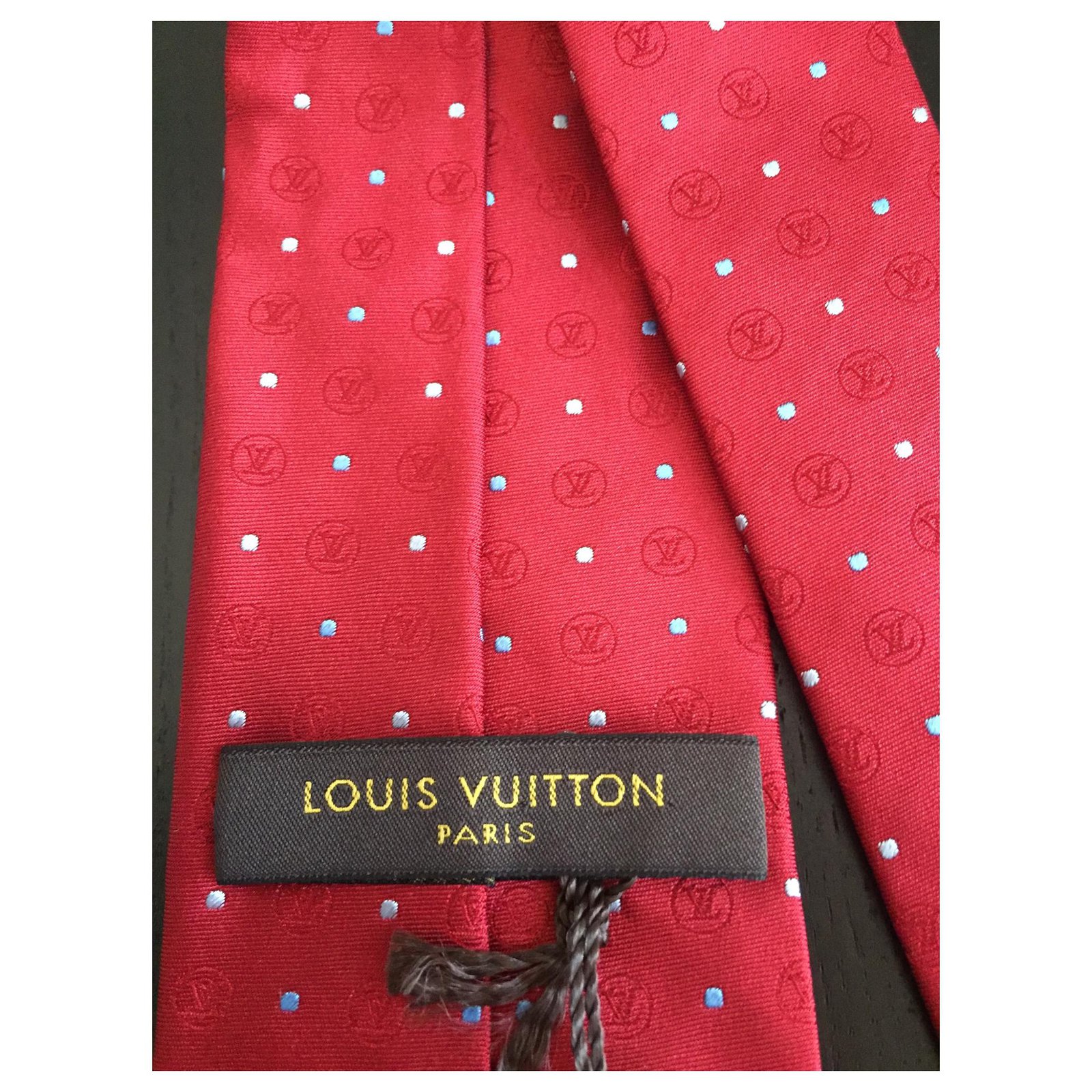 Louis Vuitton Vuitton tie Pink Silk ref.167247 - Joli Closet