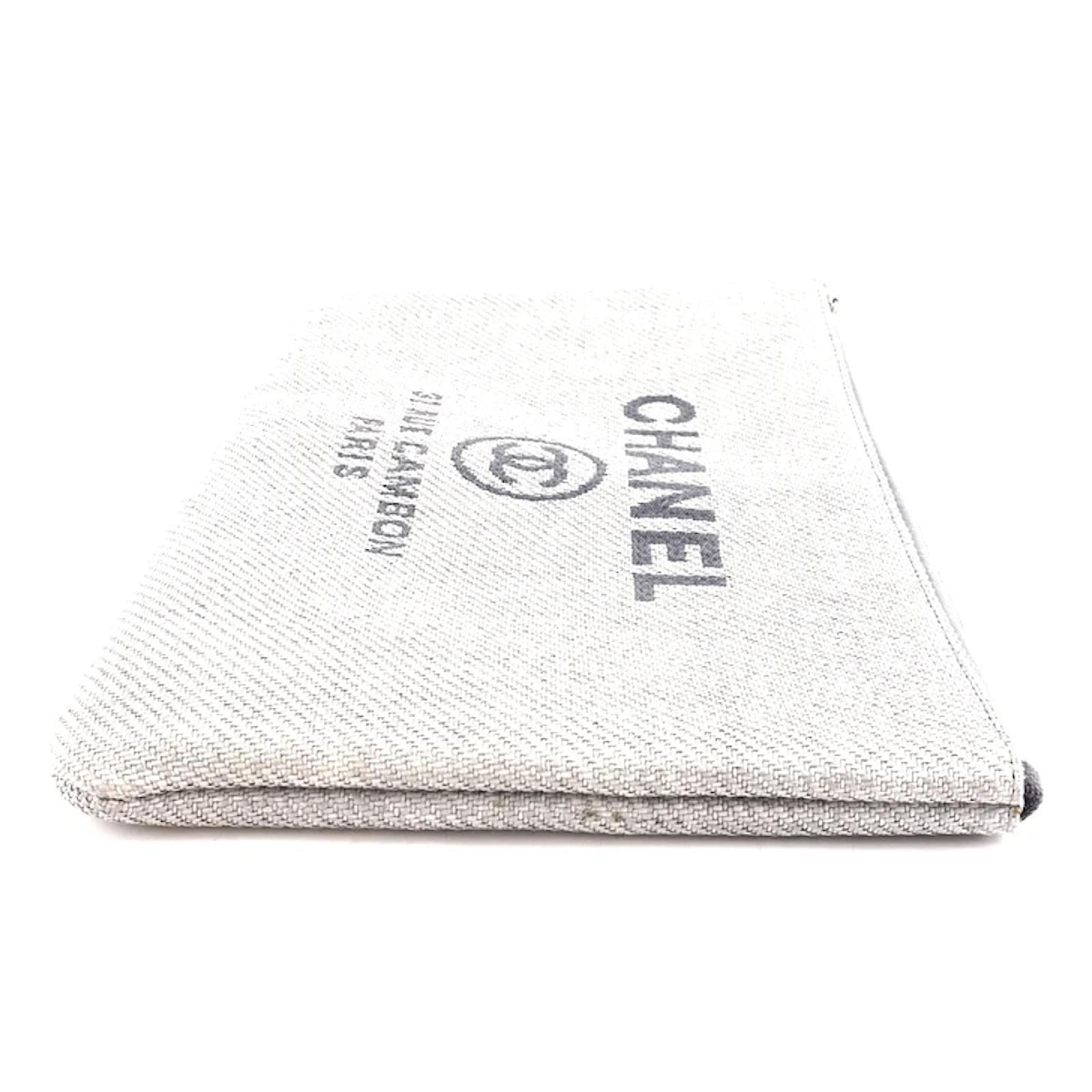 Chanel Deauville Clutch Grey Raffia Cotton ref.168015 - Joli Closet