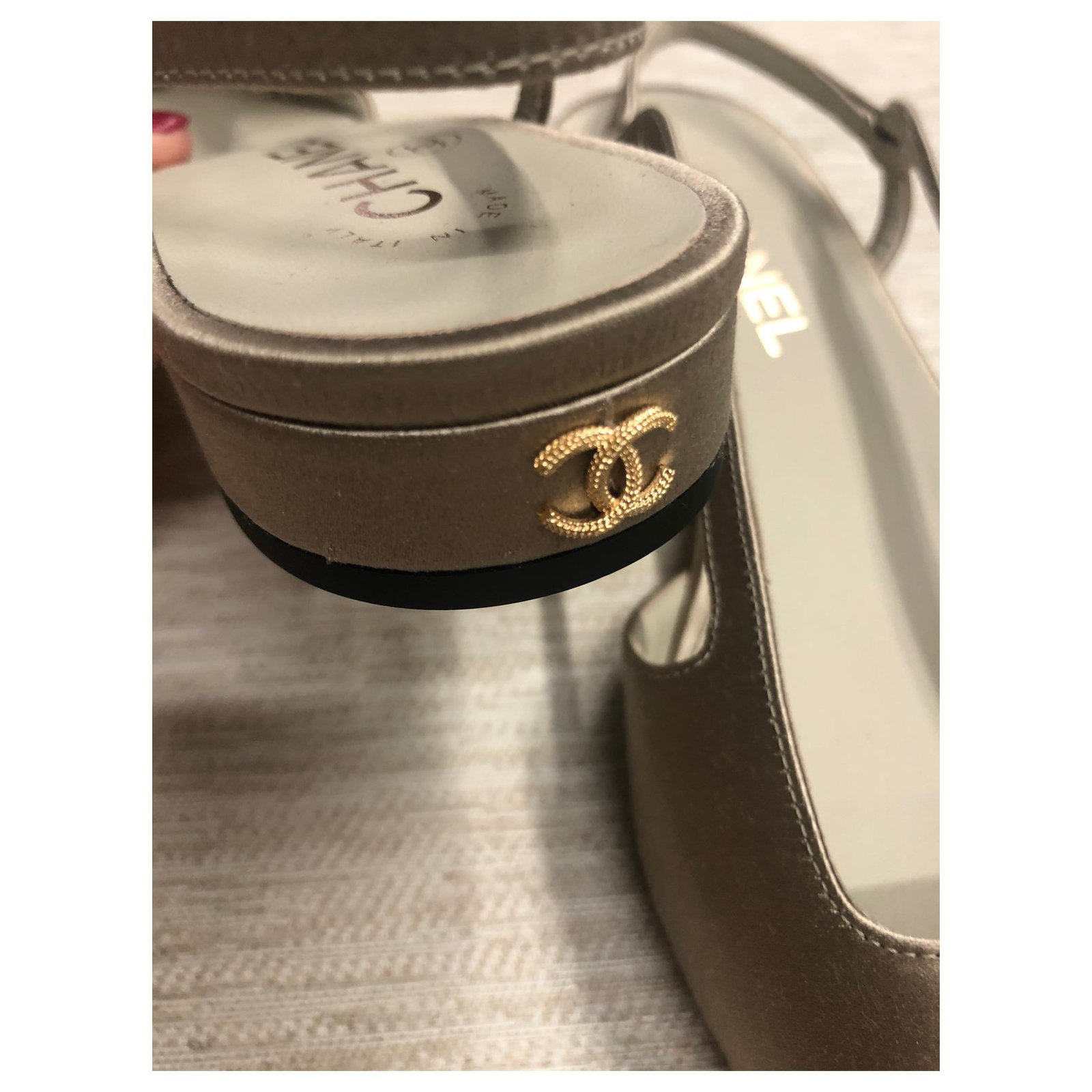 Chanel slingback Golden Leather ref.168557 - Joli Closet