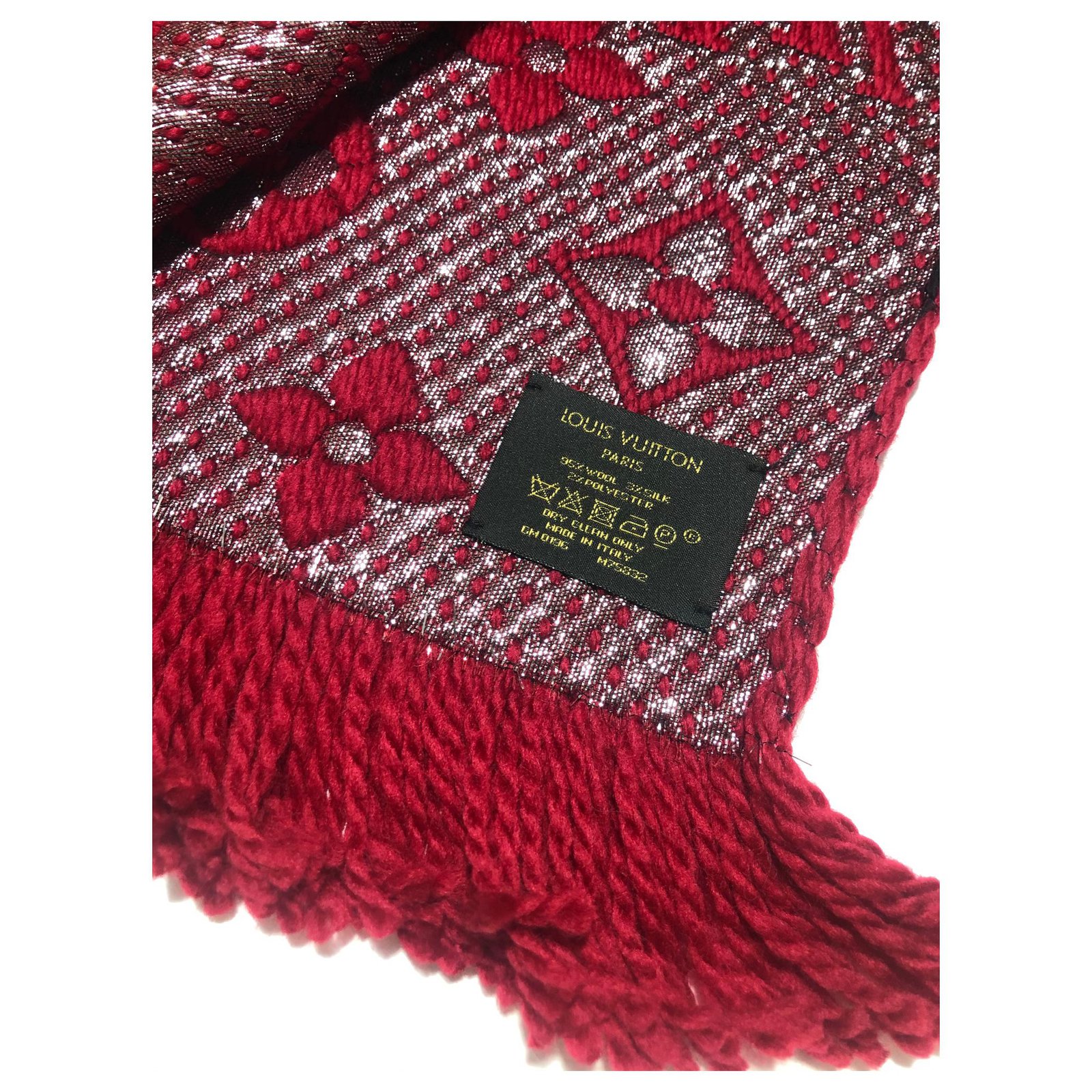 Louis Vuitton red logomania scarf shine Silk Wool ref.170074 - Joli Closet