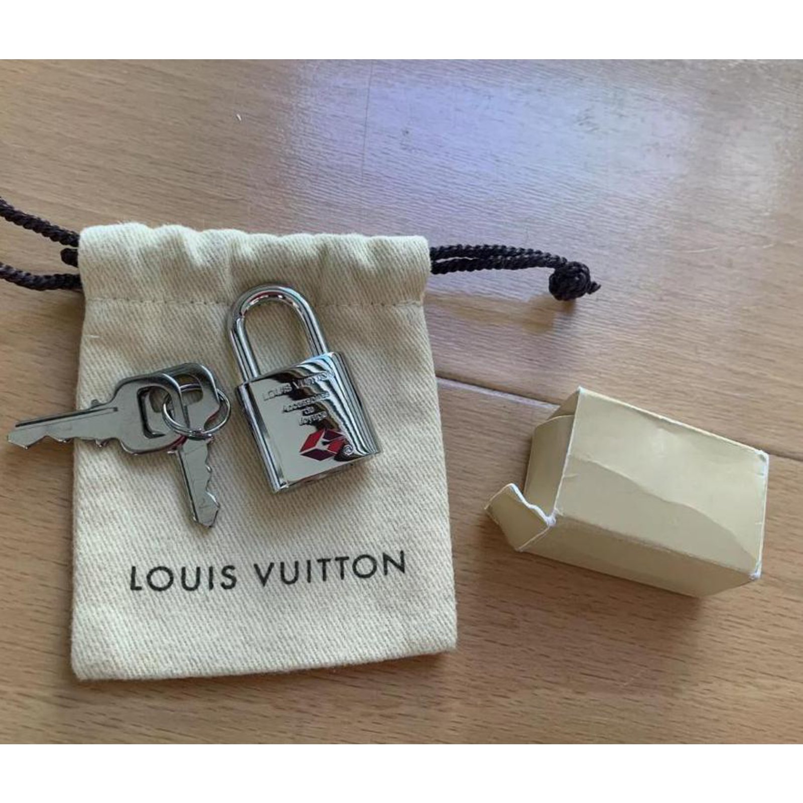 Louis Vuitton VIP GIFT MONAGRAM AIRPLANE Silver hardware Steel ref