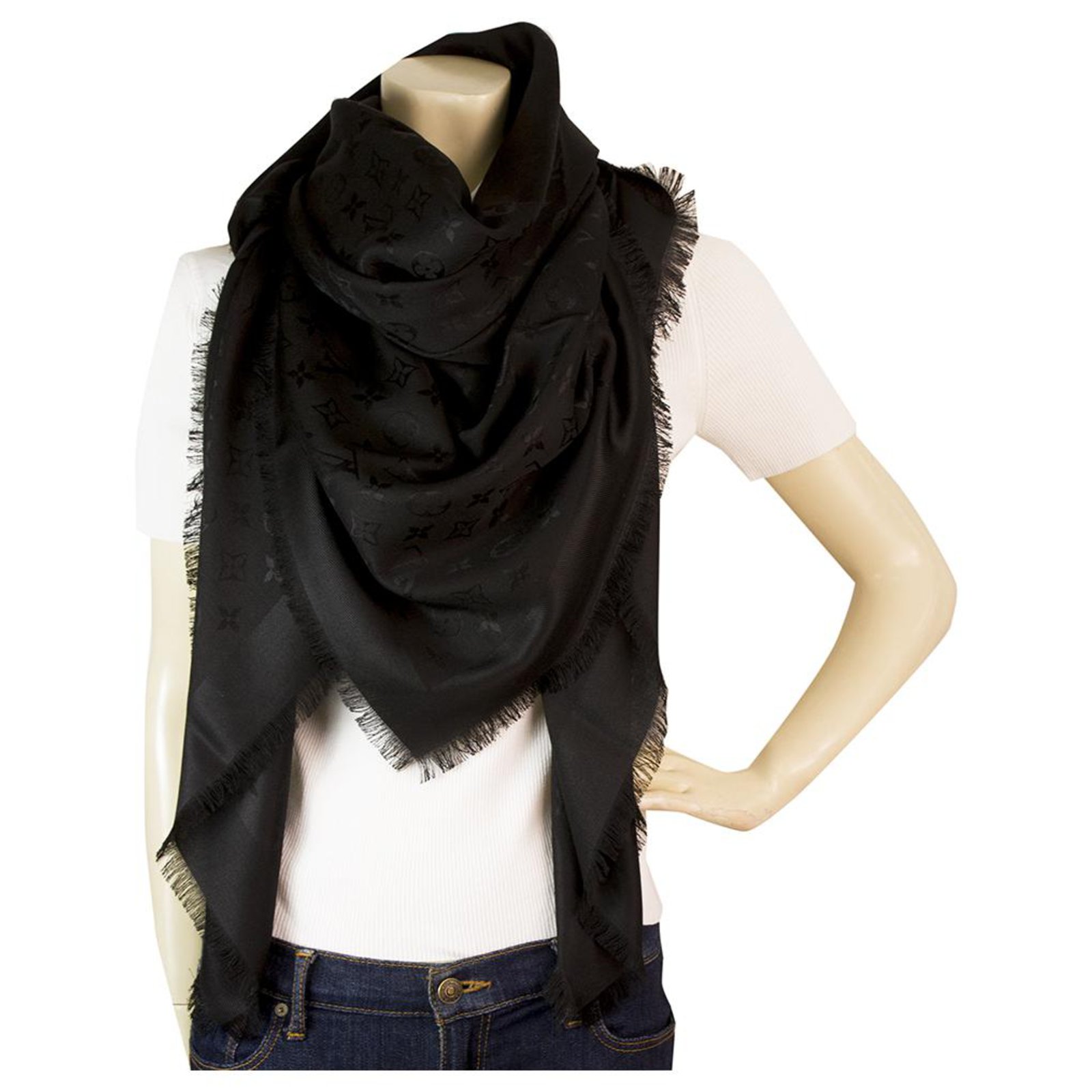 Louis Vuitton monogram black Tone on tone shawl weaved jacquard silk M71329  ref.171786 - Joli Closet