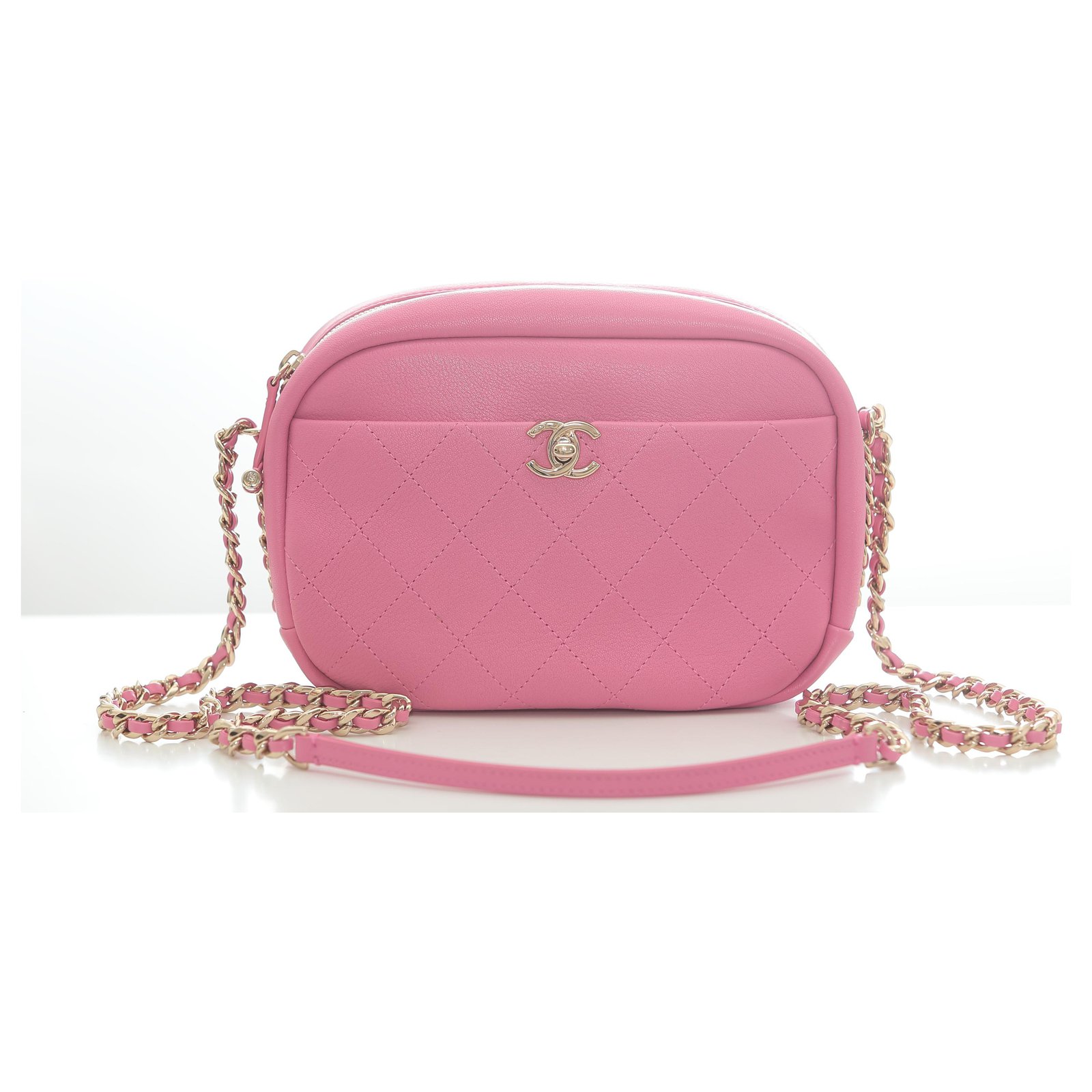 Camera leather handbag Chanel Pink in Leather - 35173860