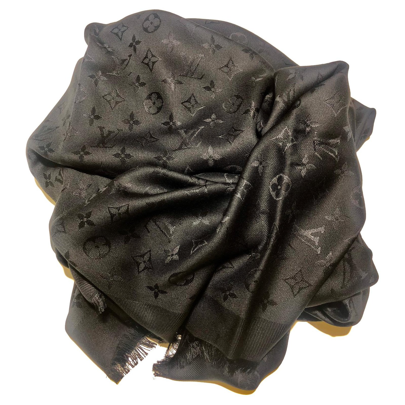 Louis Vuitton monogram black shawl Silk Wool ref.172654 - Joli Closet