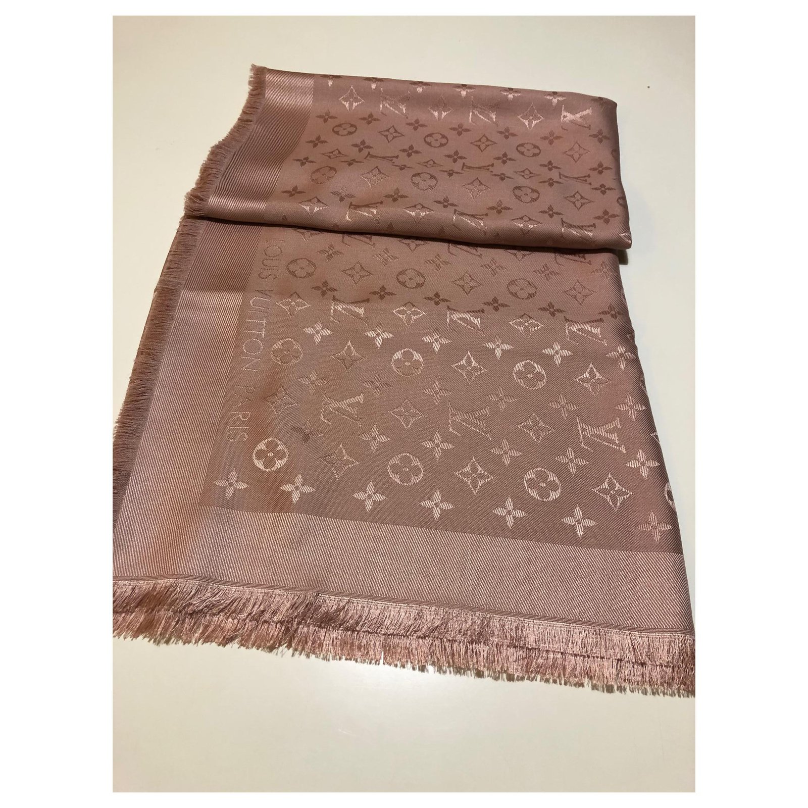 LOUIS VUITTON Silk Wool Monogram Neo Natte Shawl Kaki 1293359