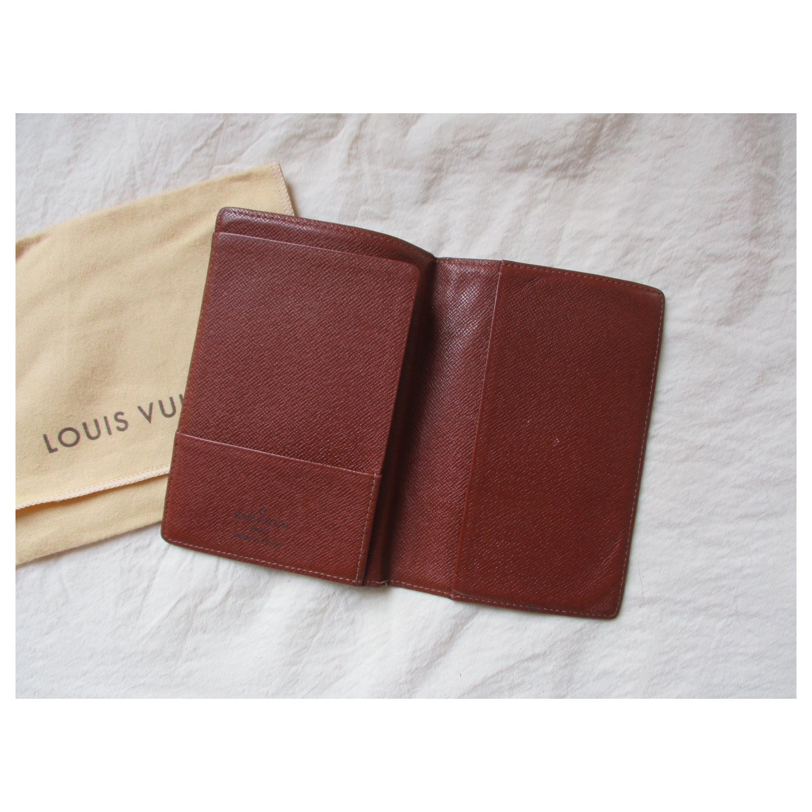LOUIS VUITTON Porta passaporto con monogramma LV Auth nh412 Tela ref.531735  - Joli Closet