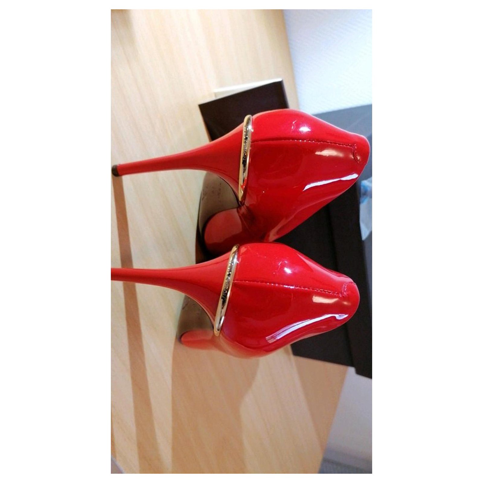 LOUIS VUITTON - Women's Fashion Red High Heels Shoes Magazine AD - D466