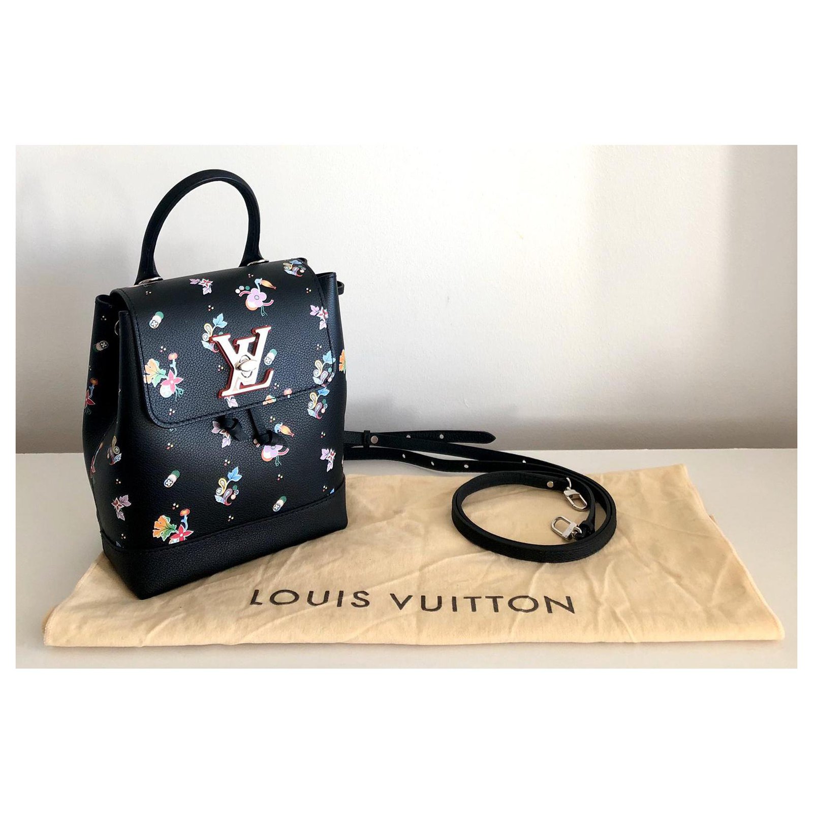 Twist Louis Vuitton LockMe Mini Black Leather ref.176860 - Joli Closet